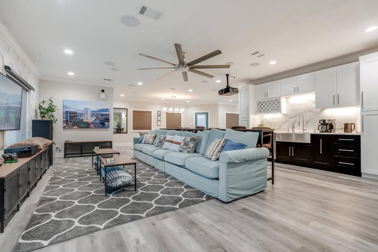 Luxury 6br/5ba + Hot Tub Near Dt San Antonio