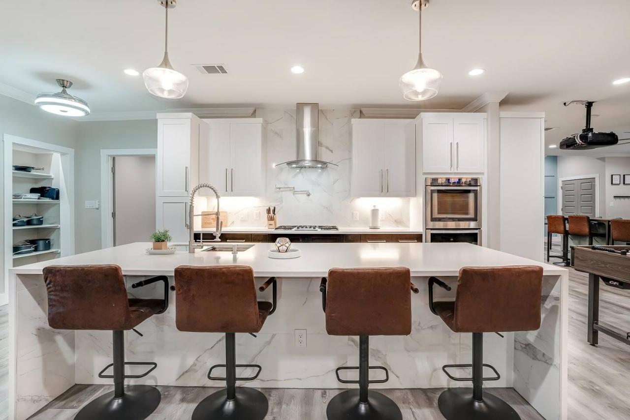 Villa Luxury 6br/5ba + Hot Tub Near Dt San Antonio