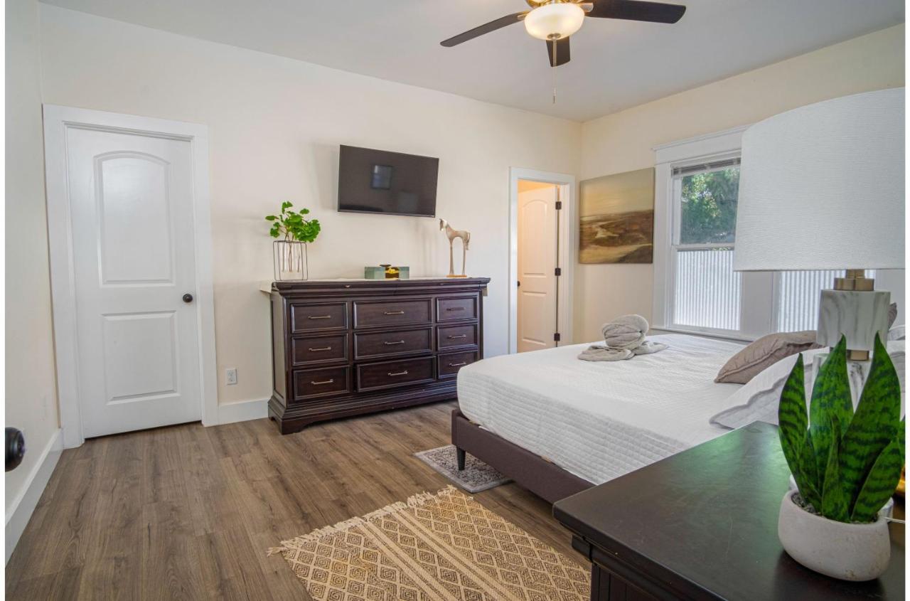 Villa Brand New Craftsman 2br2ba In Denver Heights San Antonio