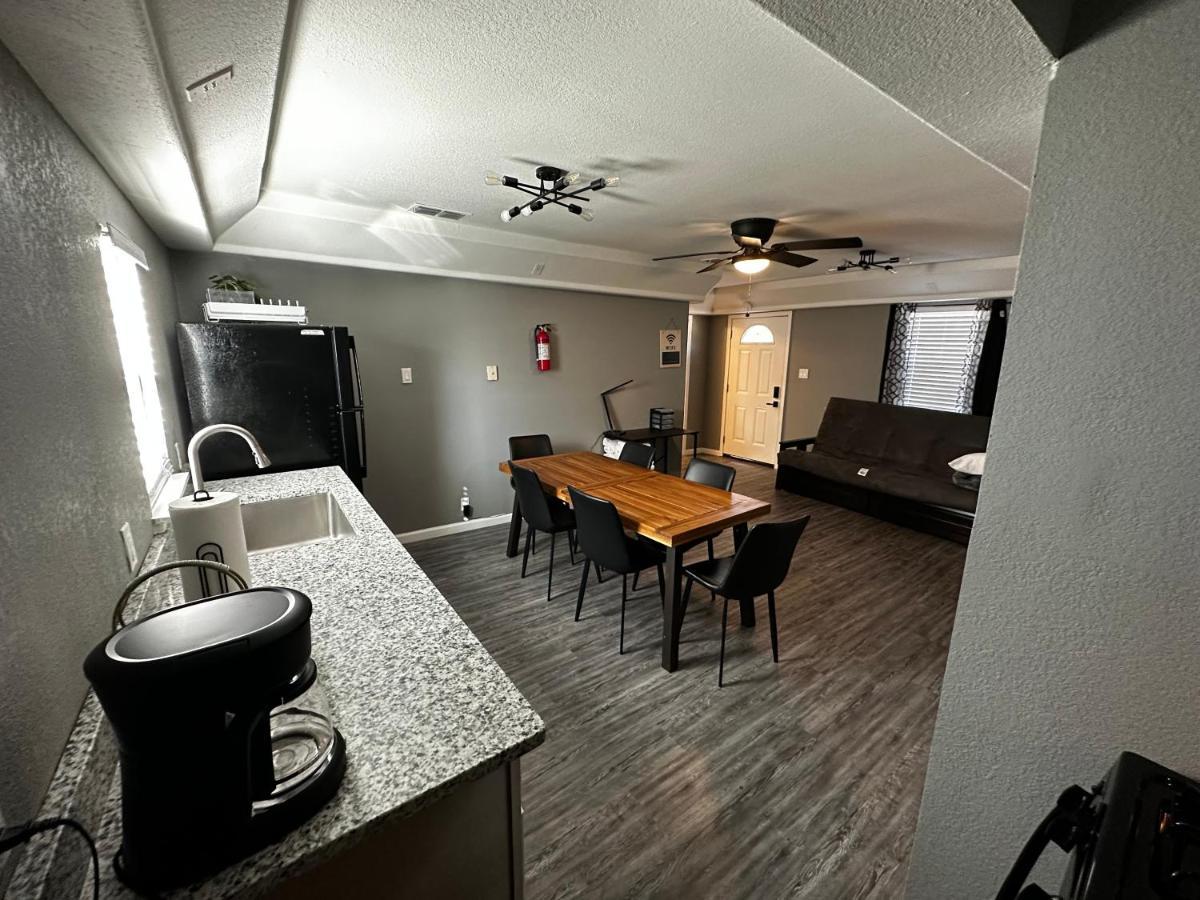 Hess St Apartment