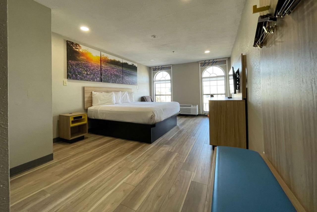 Days Inn by Wyndham San Antonio Northwest/Seaworld 2* San Antonio