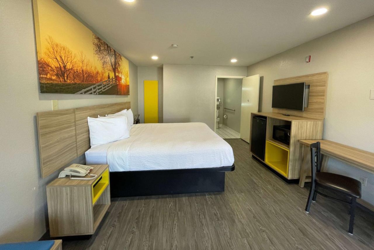 Hotel Days Inn by Wyndham San Antonio Northwest/Seaworld
