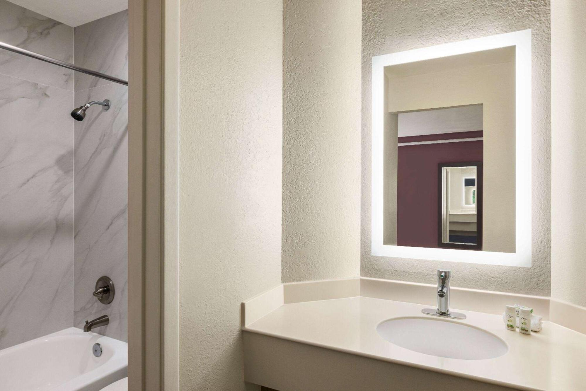 La Quinta By Wyndham Lackland