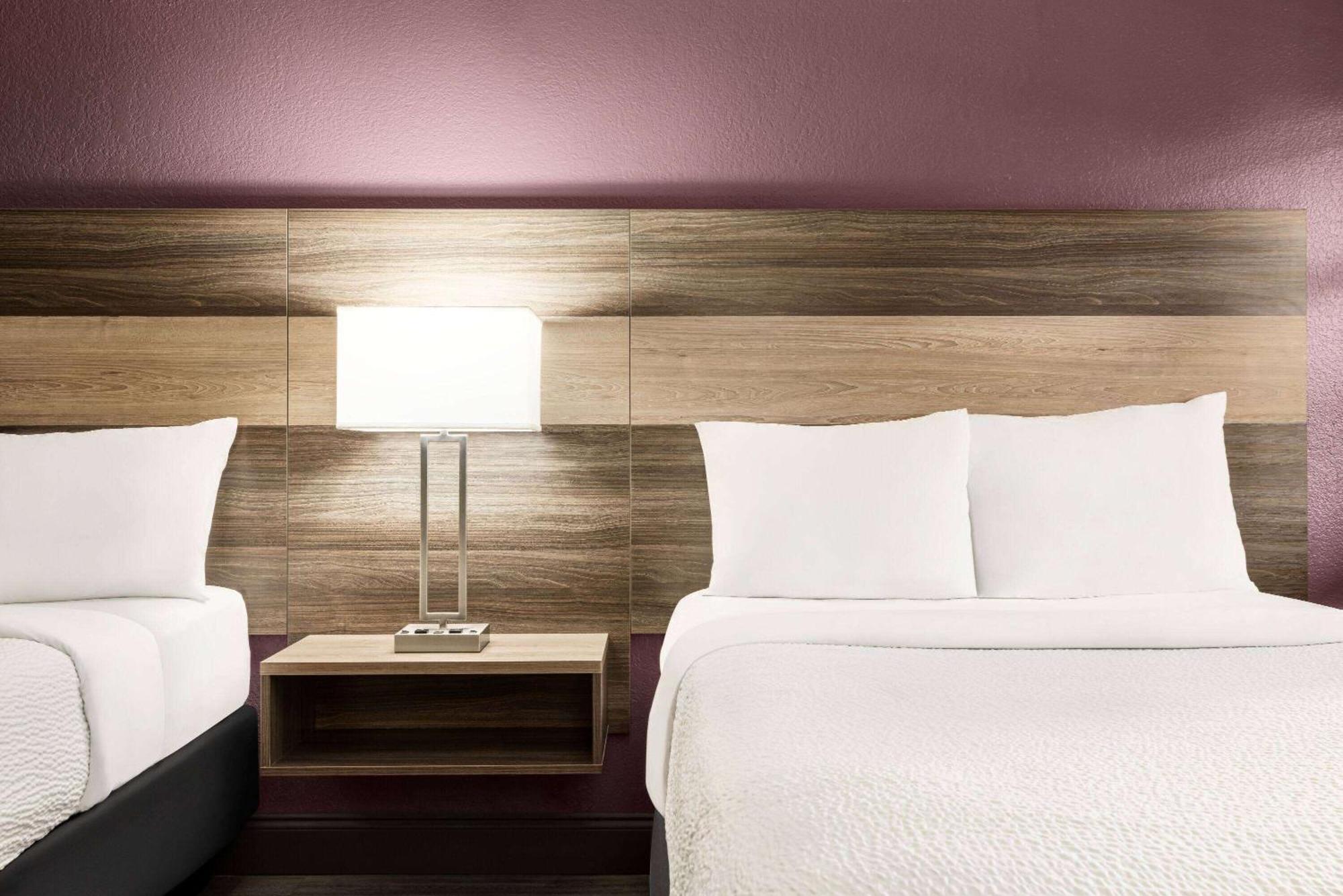 La Quinta By Wyndham Lackland Hotel San Antonio