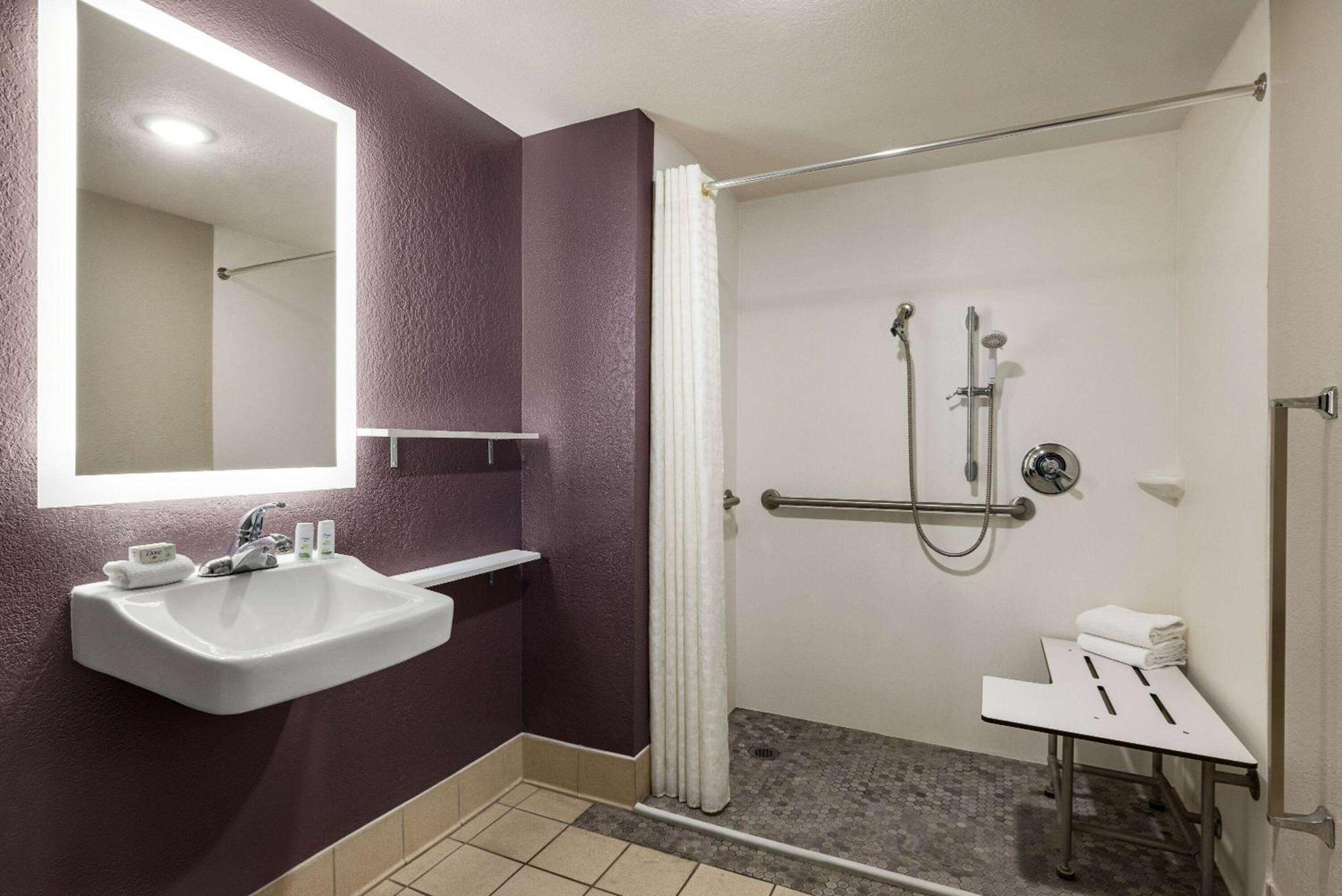 La Quinta By Wyndham Lackland 3*