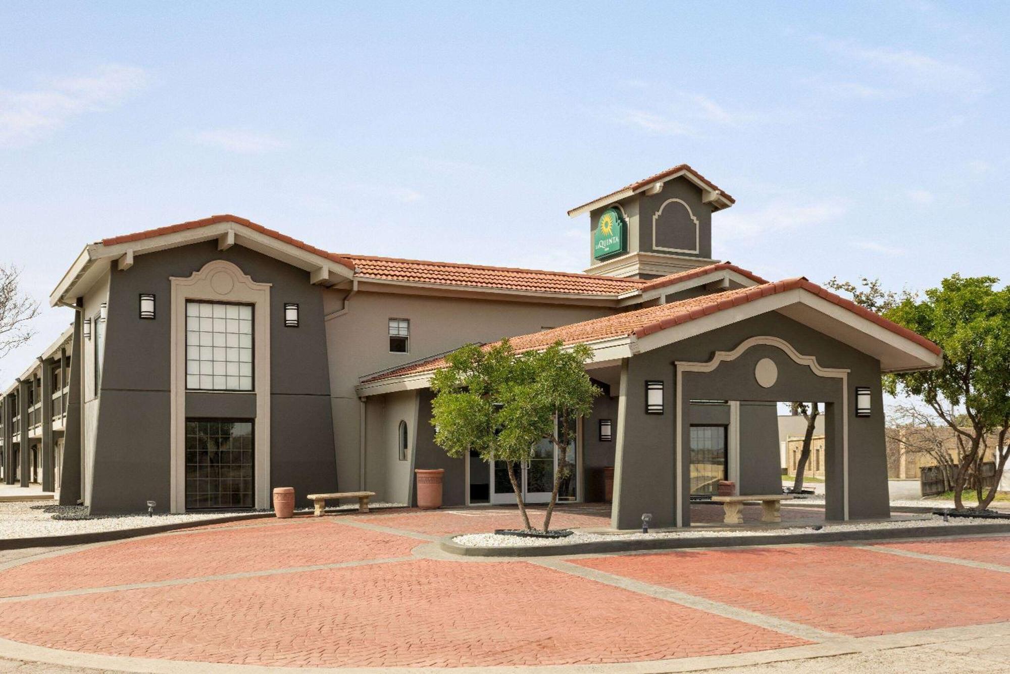 La Quinta By Wyndham Lackland Hotel San Antonio