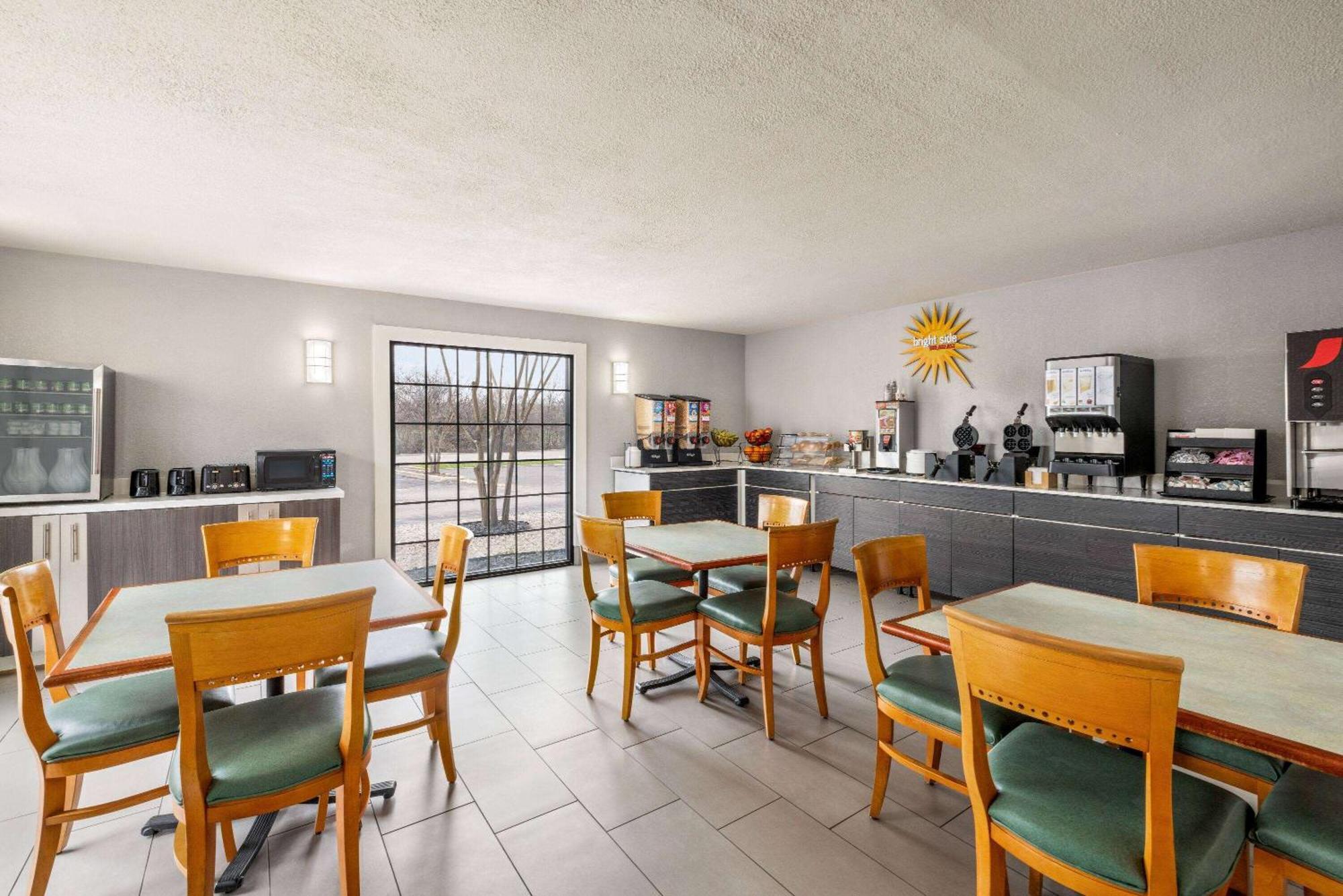 La Quinta By Wyndham Lackland Hotel