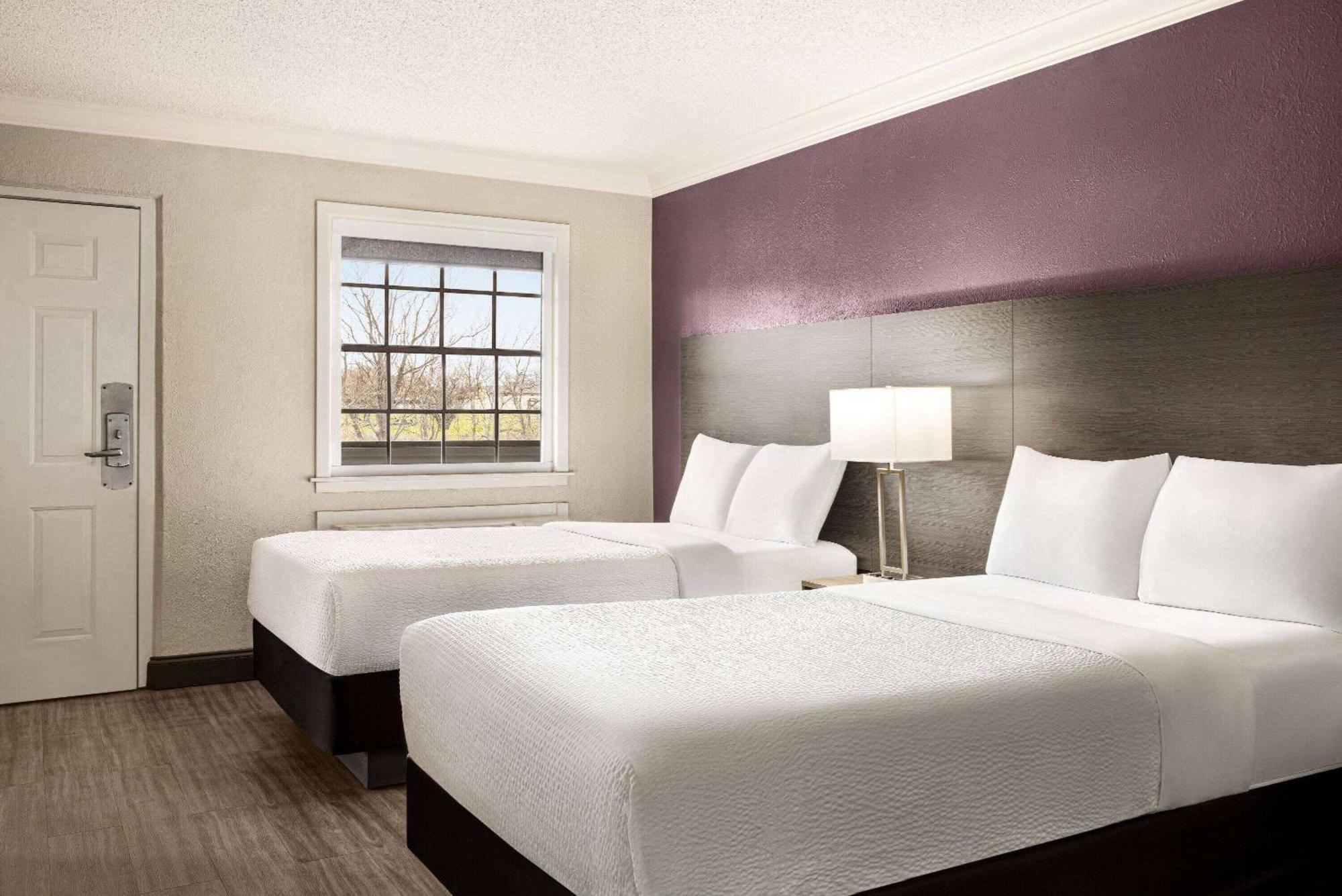 Hotel La Quinta By Wyndham Lackland 3*