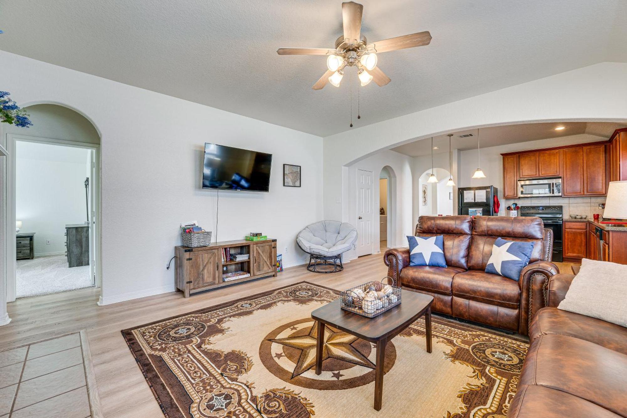 Holiday home With Game Room, 9 Mi To Seaworld! San Antonio