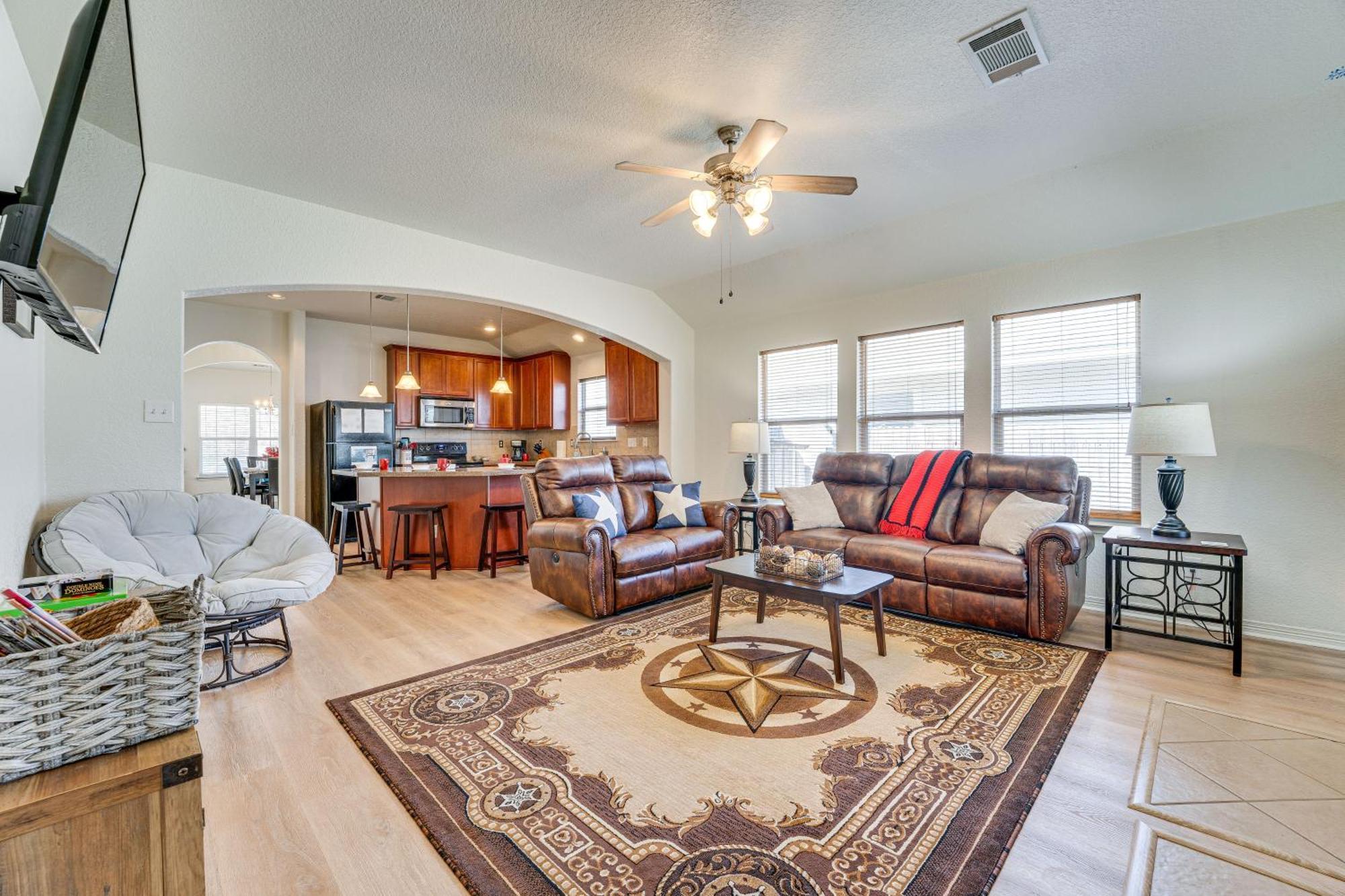 Holiday home With Game Room, 9 Mi To Seaworld! *