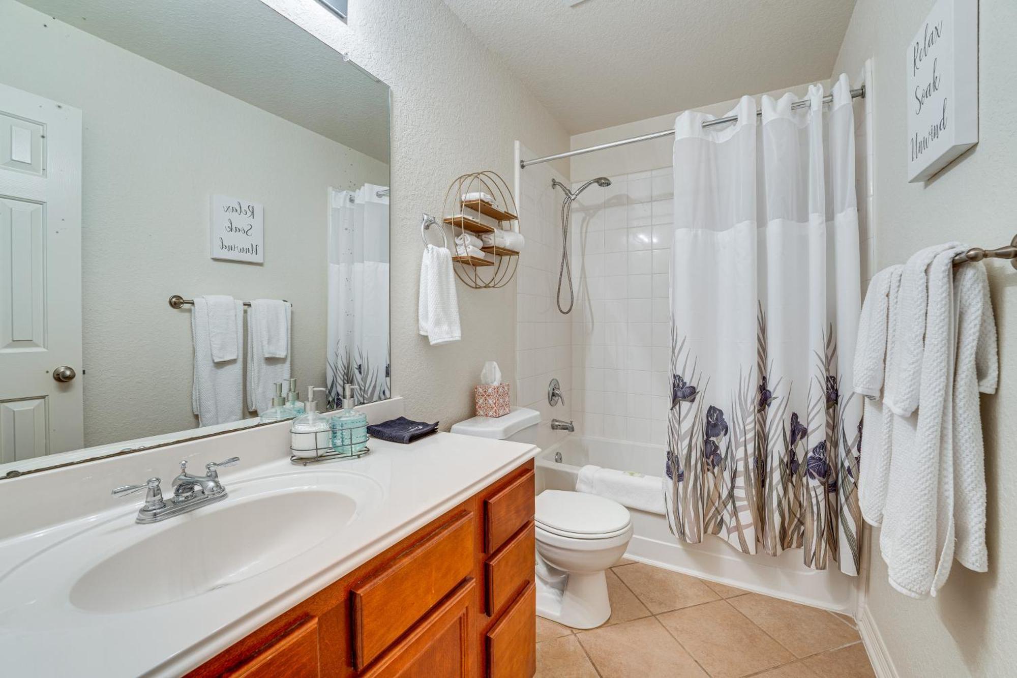 With Game Room, 9 Mi To Seaworld! * San Antonio