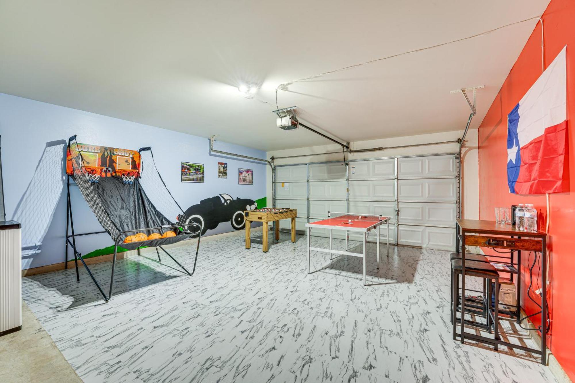 Holiday home With Game Room, 9 Mi To Seaworld!