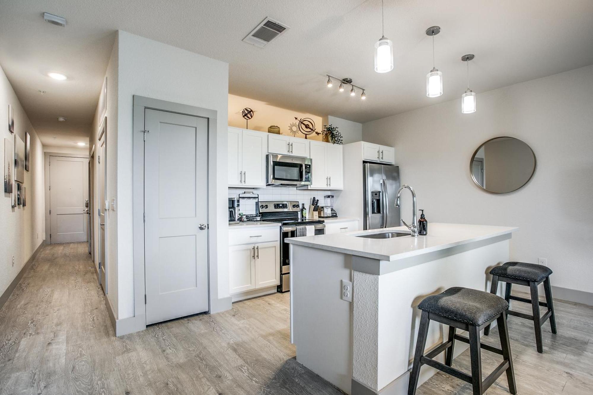 Modern Luxury On Riverwalk #1335 *