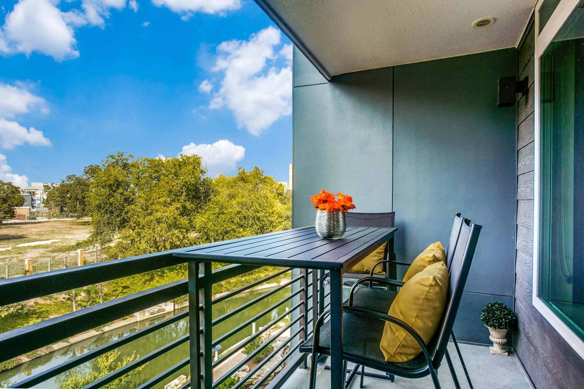 Apartment Modern Luxury On Riverwalk #1335 *
