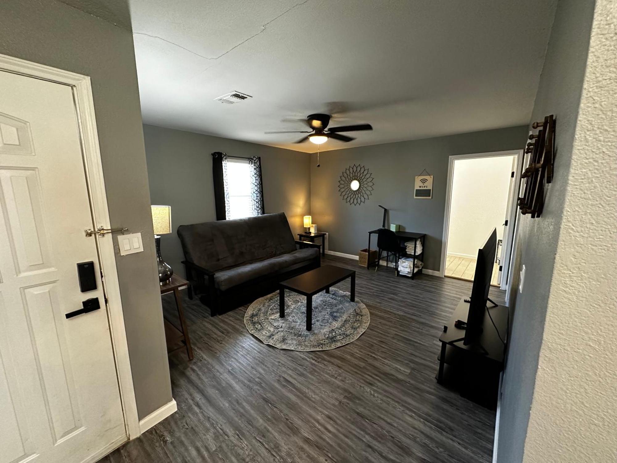 Apartment Hess St *