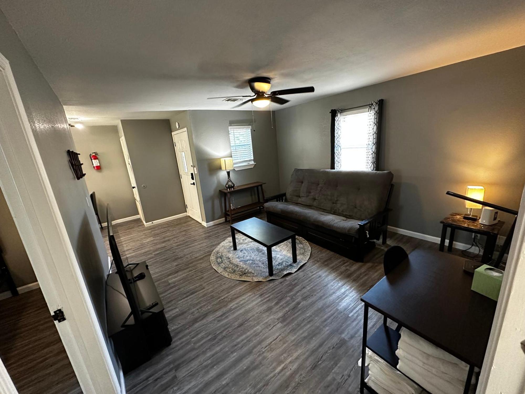 Apartment Hess St