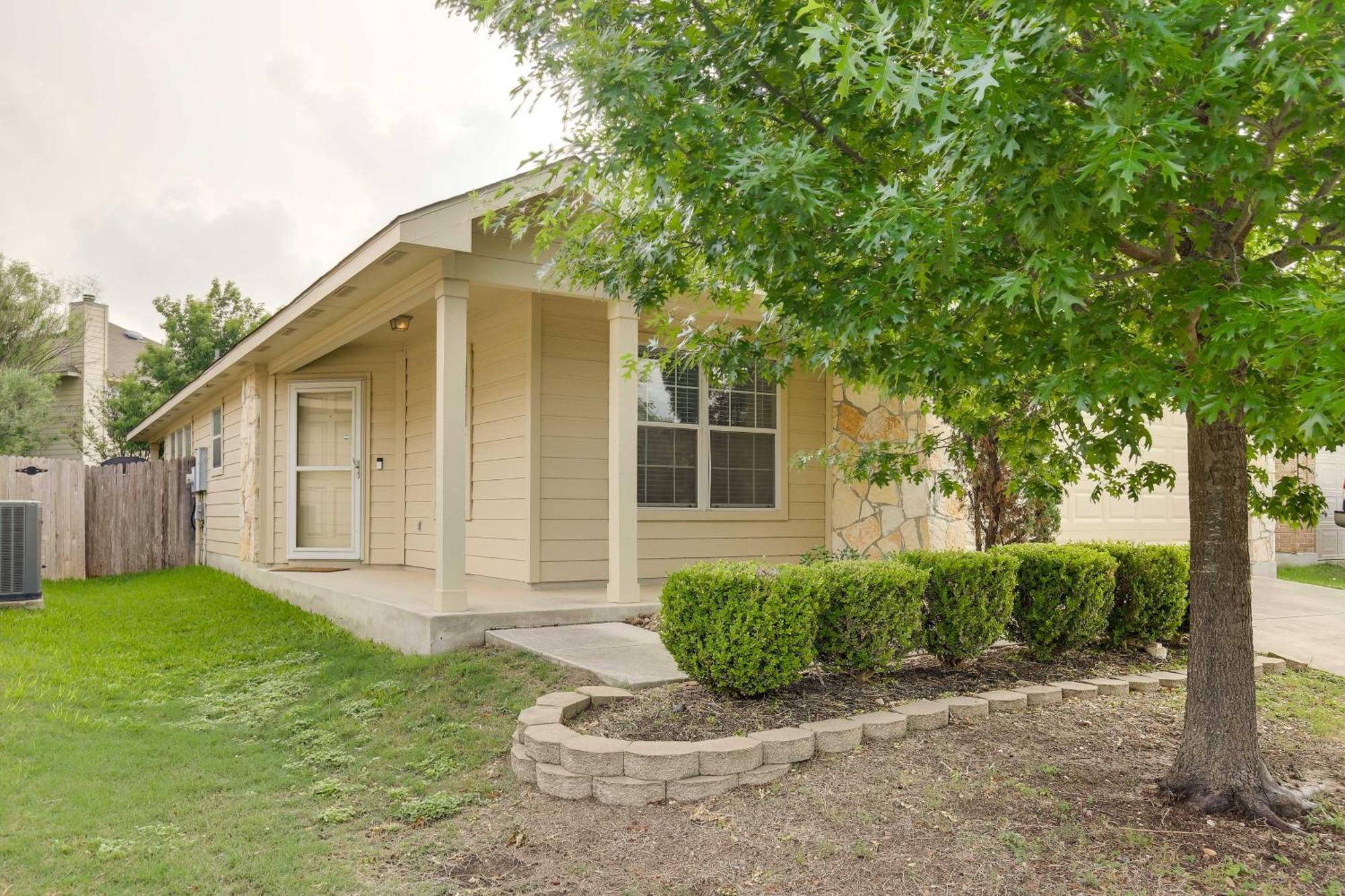 With Game Room, 9 Mi To Seaworld! Holiday home San Antonio