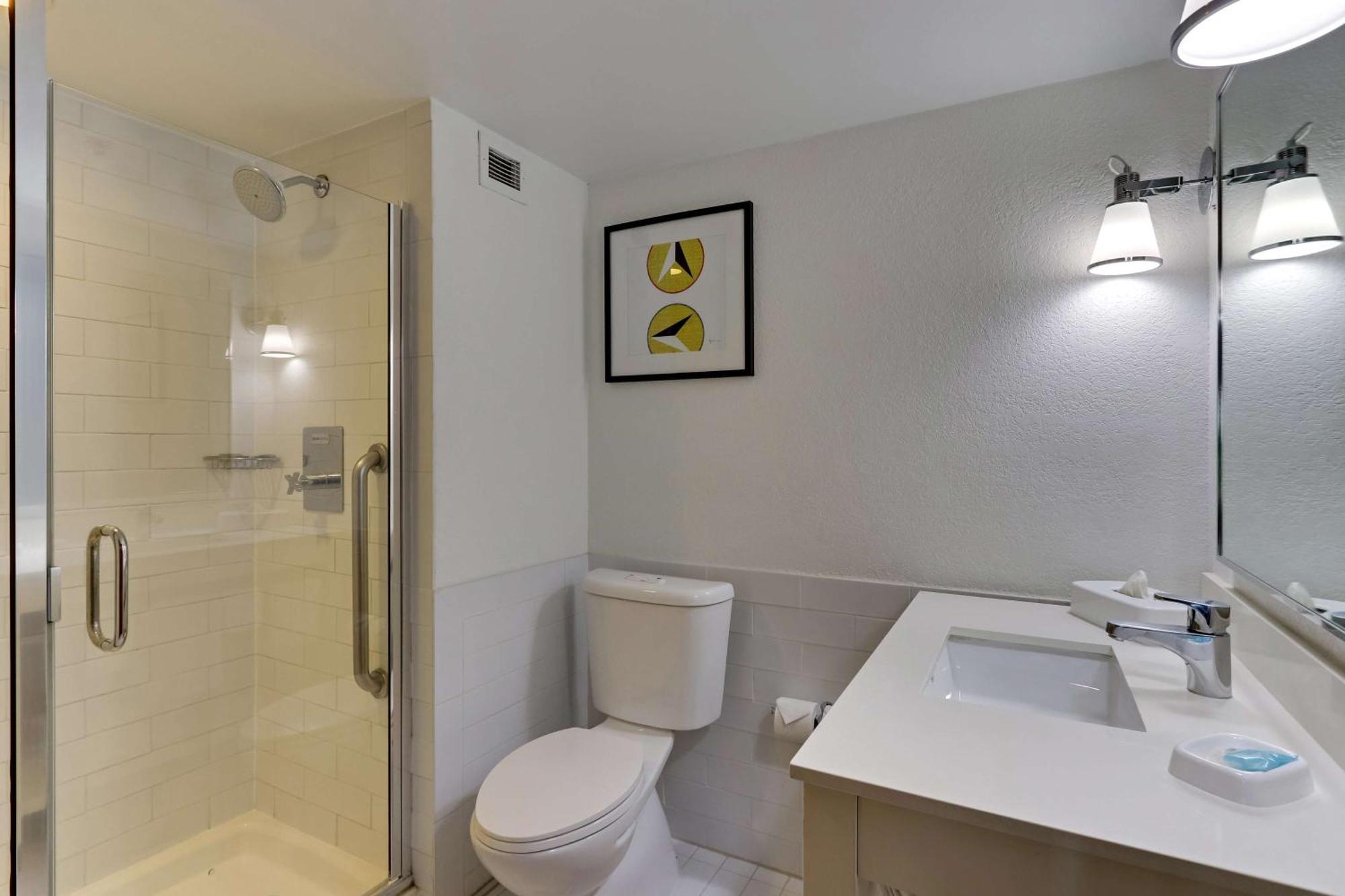 Drury & Airport Hotel San Antonio