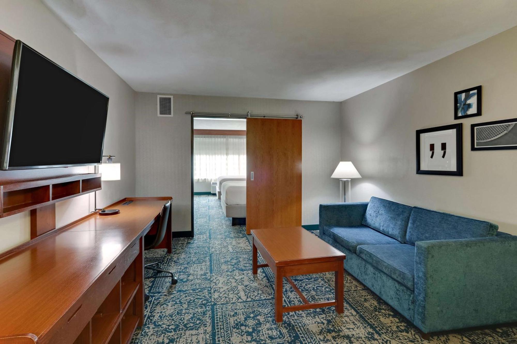 Drury & Airport Hotel San Antonio