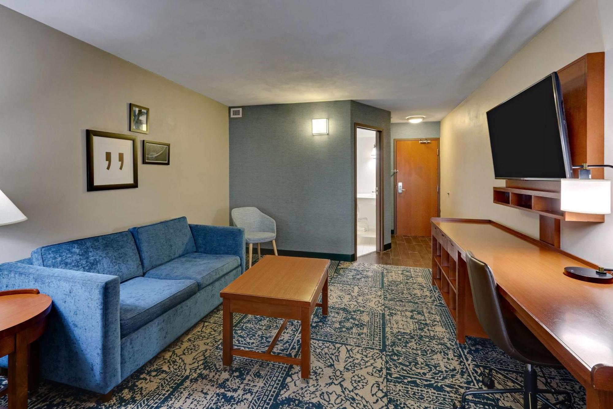 Hotel Drury & Airport 3*