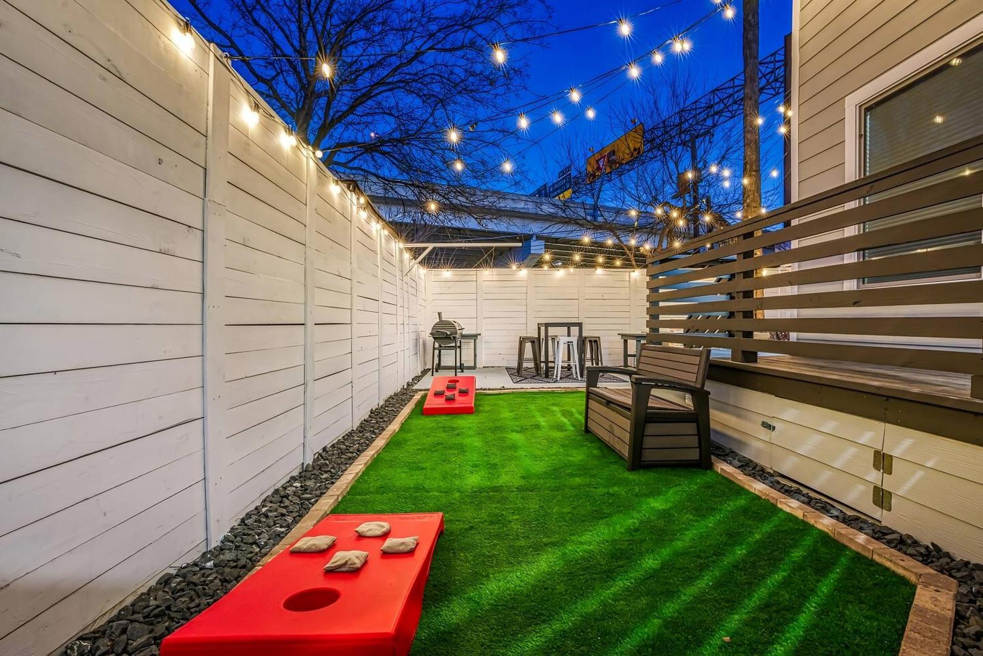 Luxury 6br/5ba + Hot Tub Near Dt