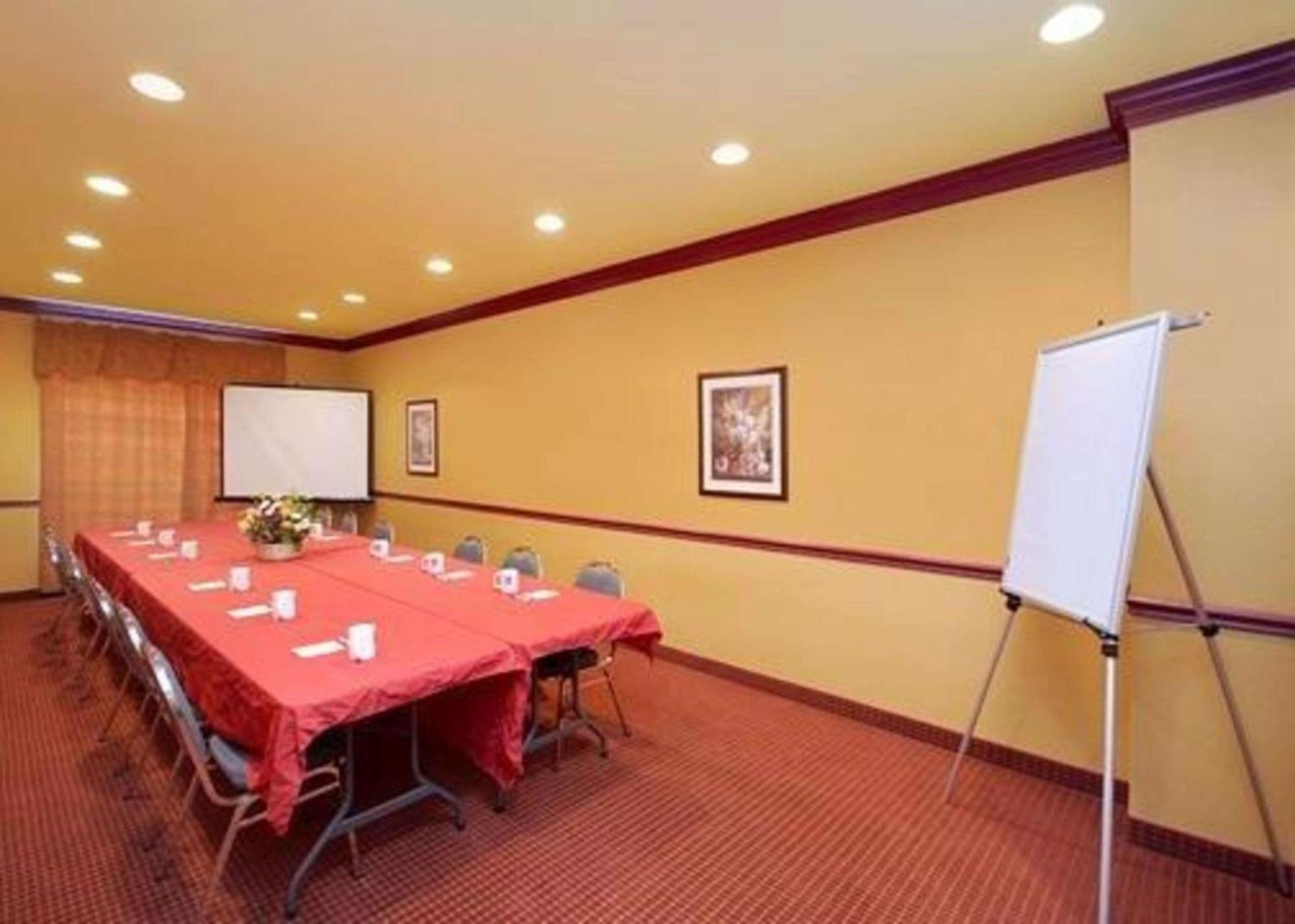 Hotel Comfort Near Seaworld 3*