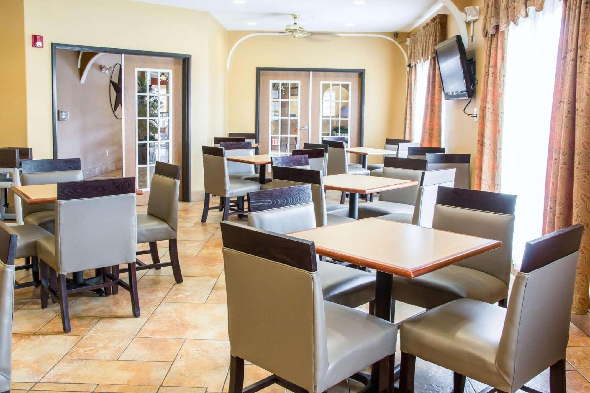 Hotel Comfort Near Seaworld 3*