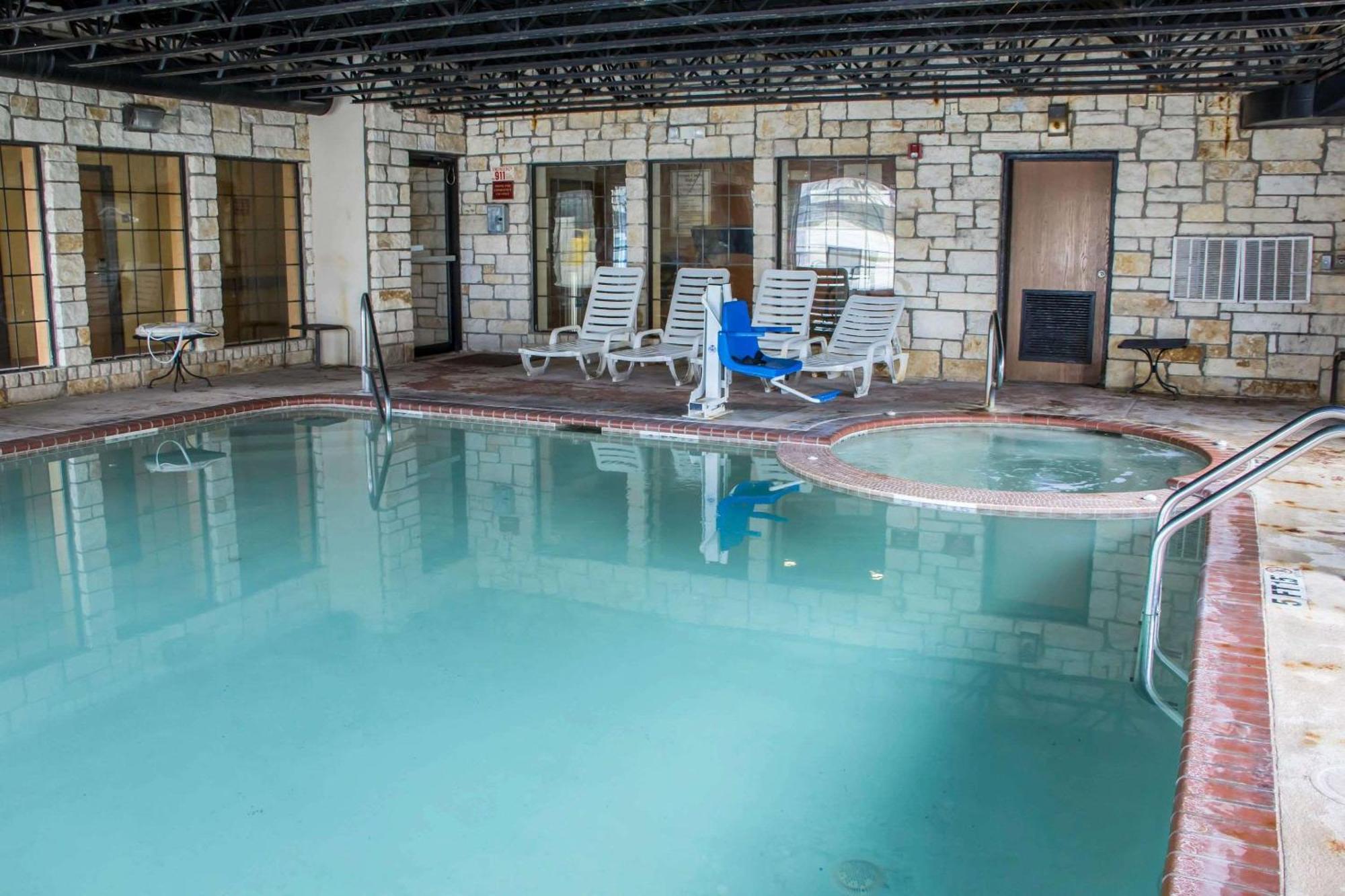 Comfort Near Seaworld San Antonio