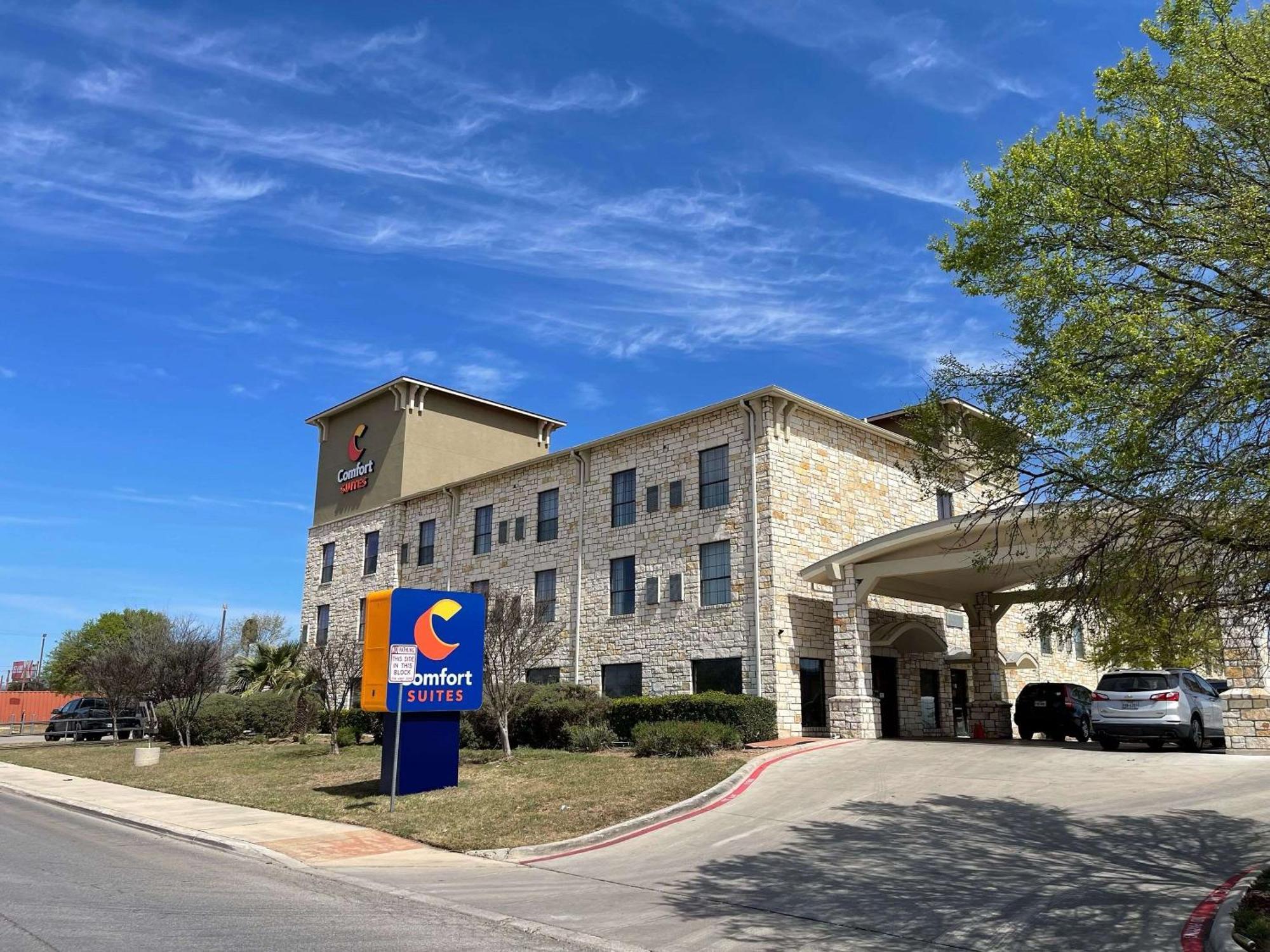 Comfort Near Seaworld 3*