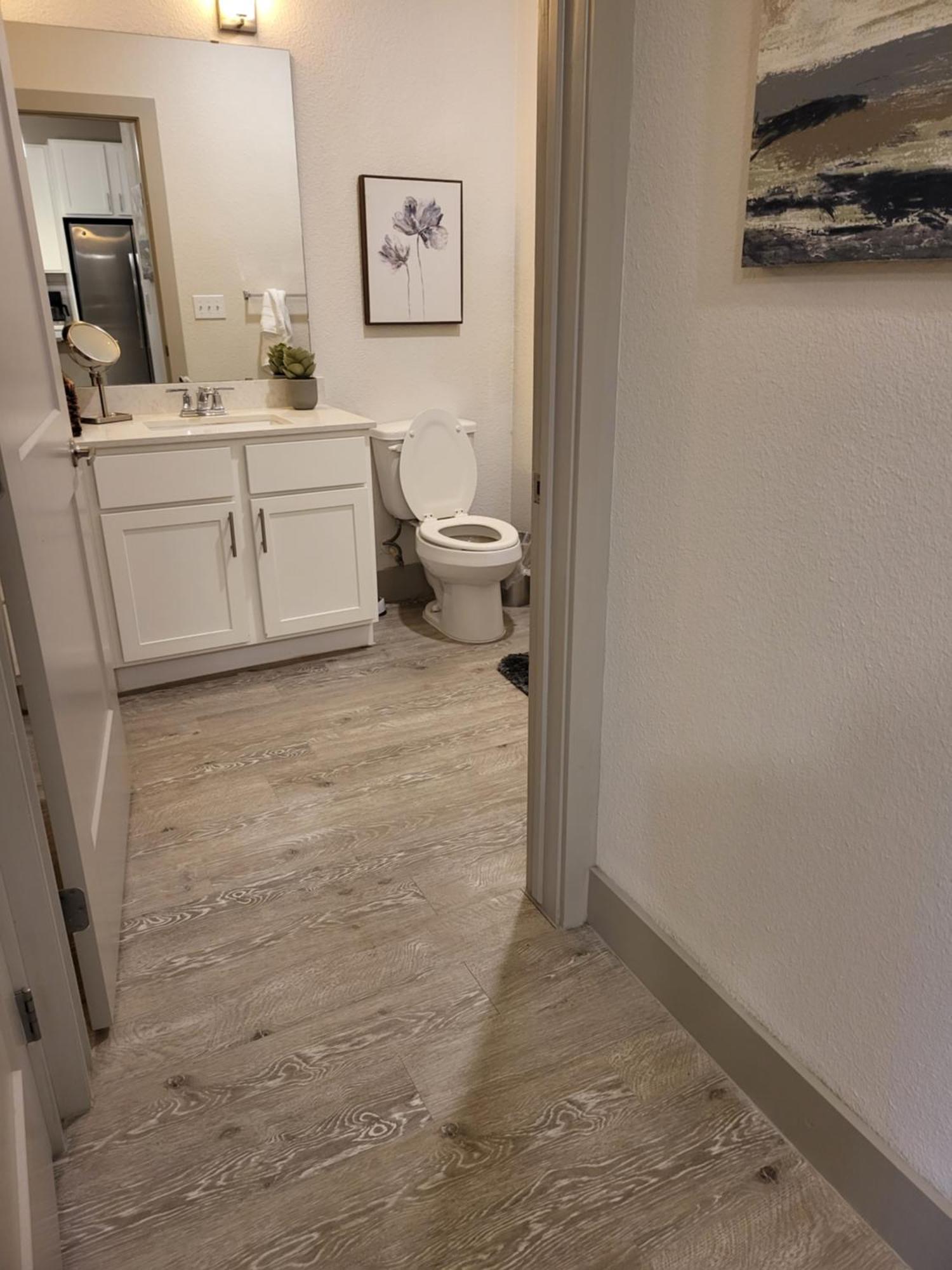 Modern Luxury On Riverwalk #1335 Apartment