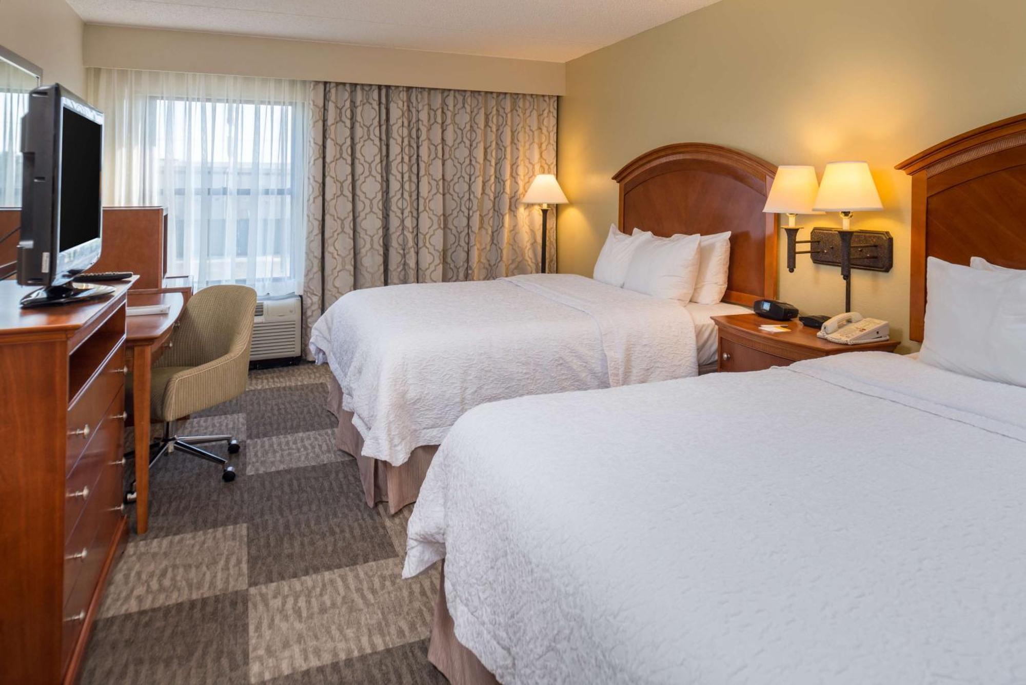 Hampton Stone Oak Hotel 3*