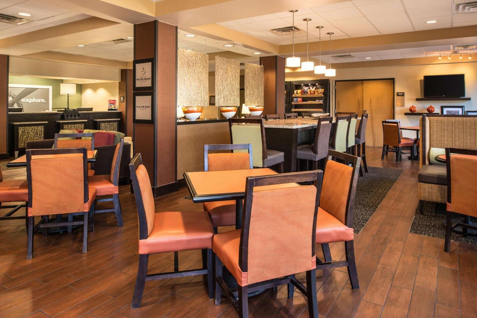 Hampton Stone Oak Hotel 3*