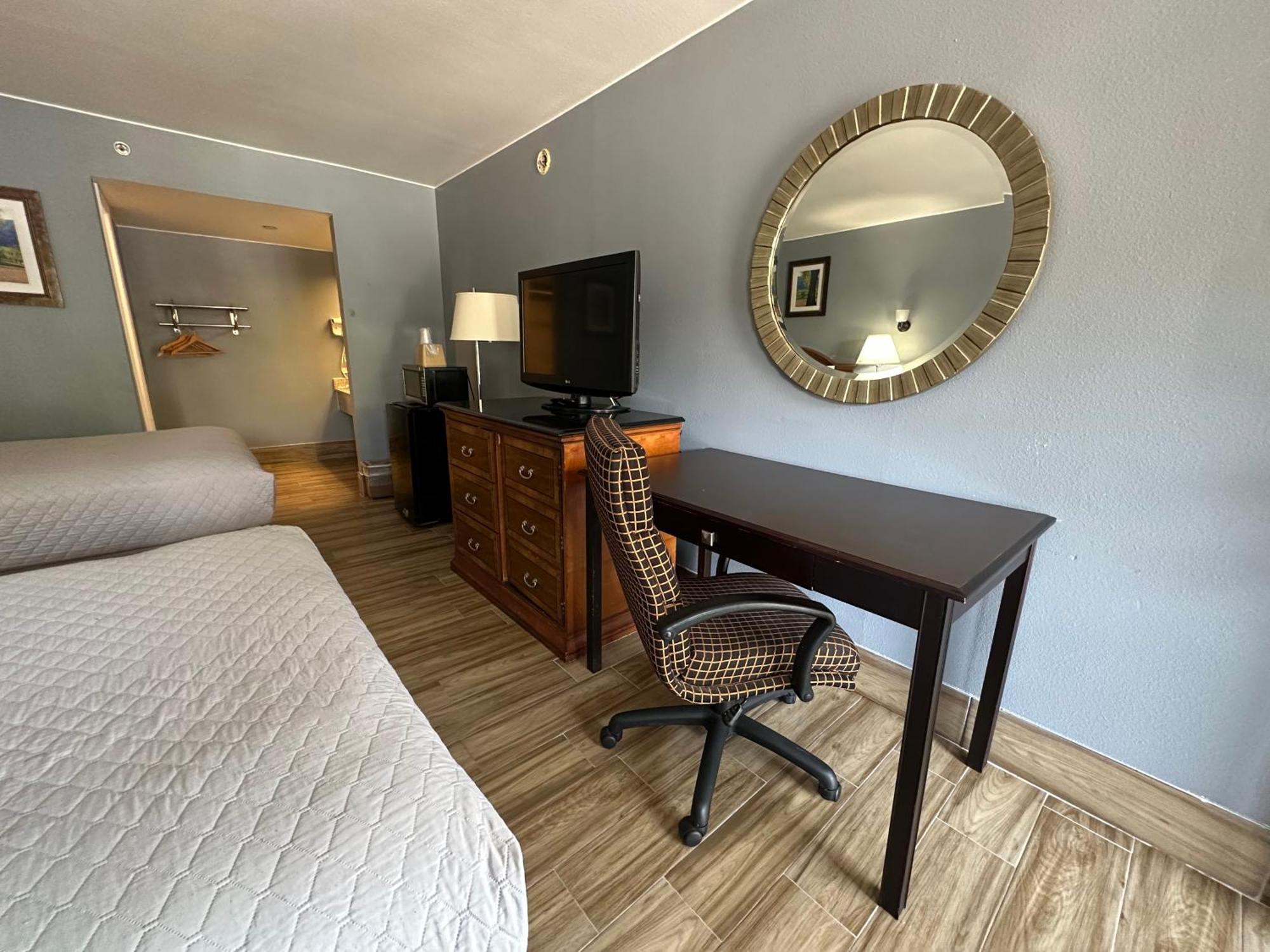Motel Hillview At Six Flags Fiesta *