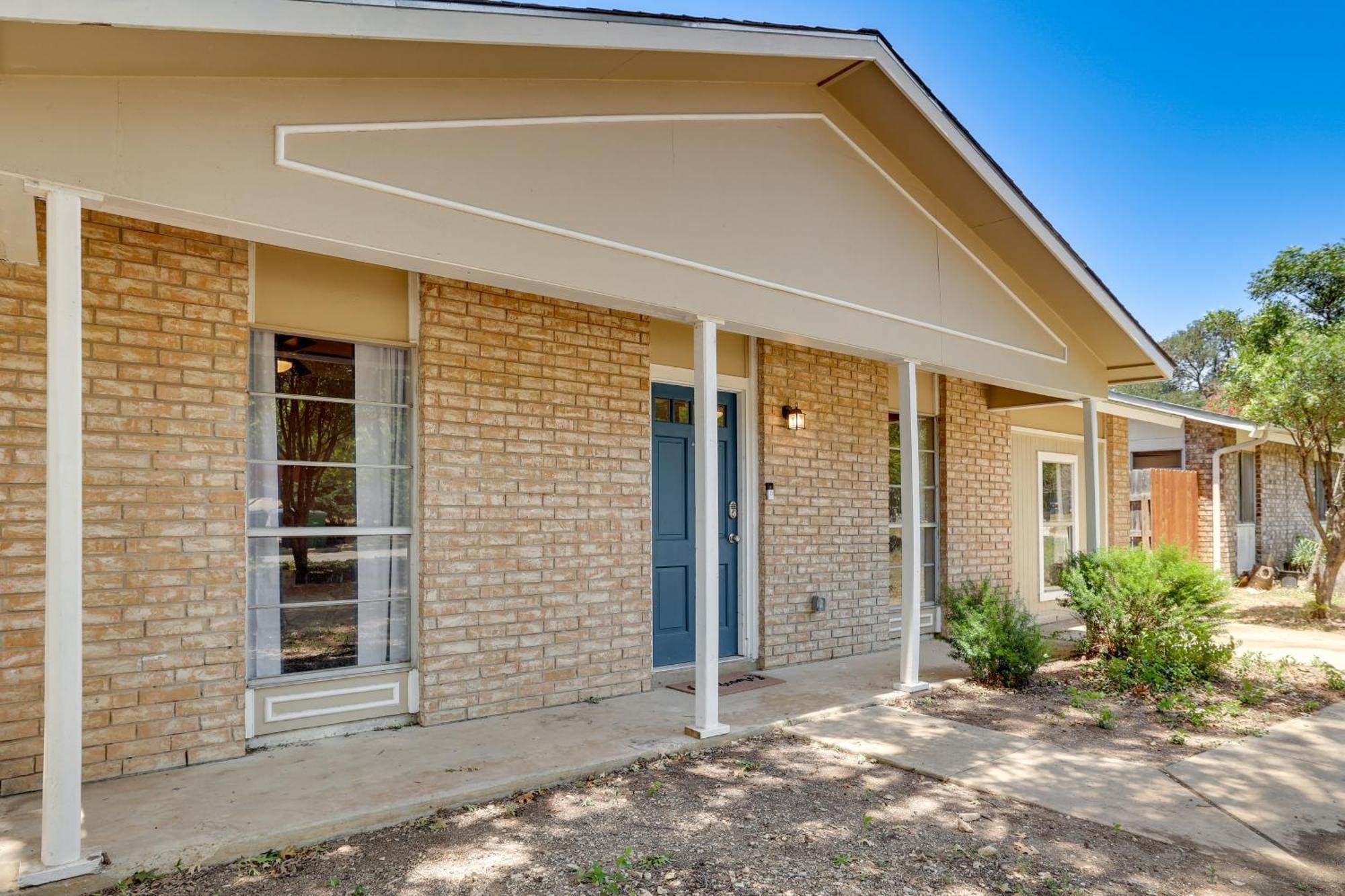 Modern With Patio, Grill, Fire Pit! * San Antonio