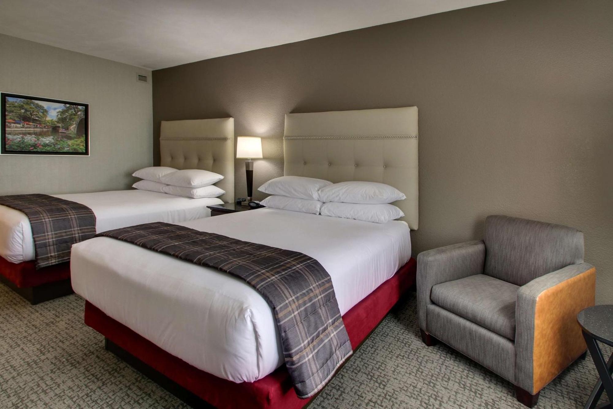 Hotel Drury & Northwest Medical Center San Antonio