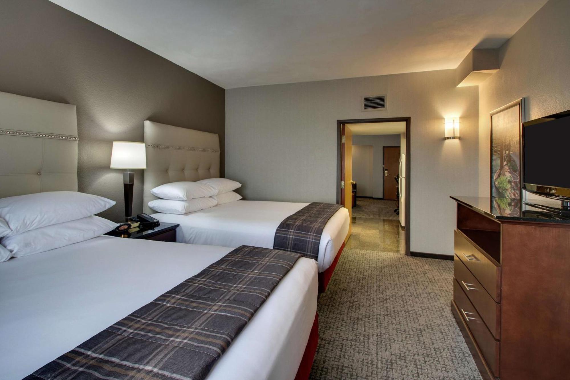 Hotel Drury & Northwest Medical Center San Antonio