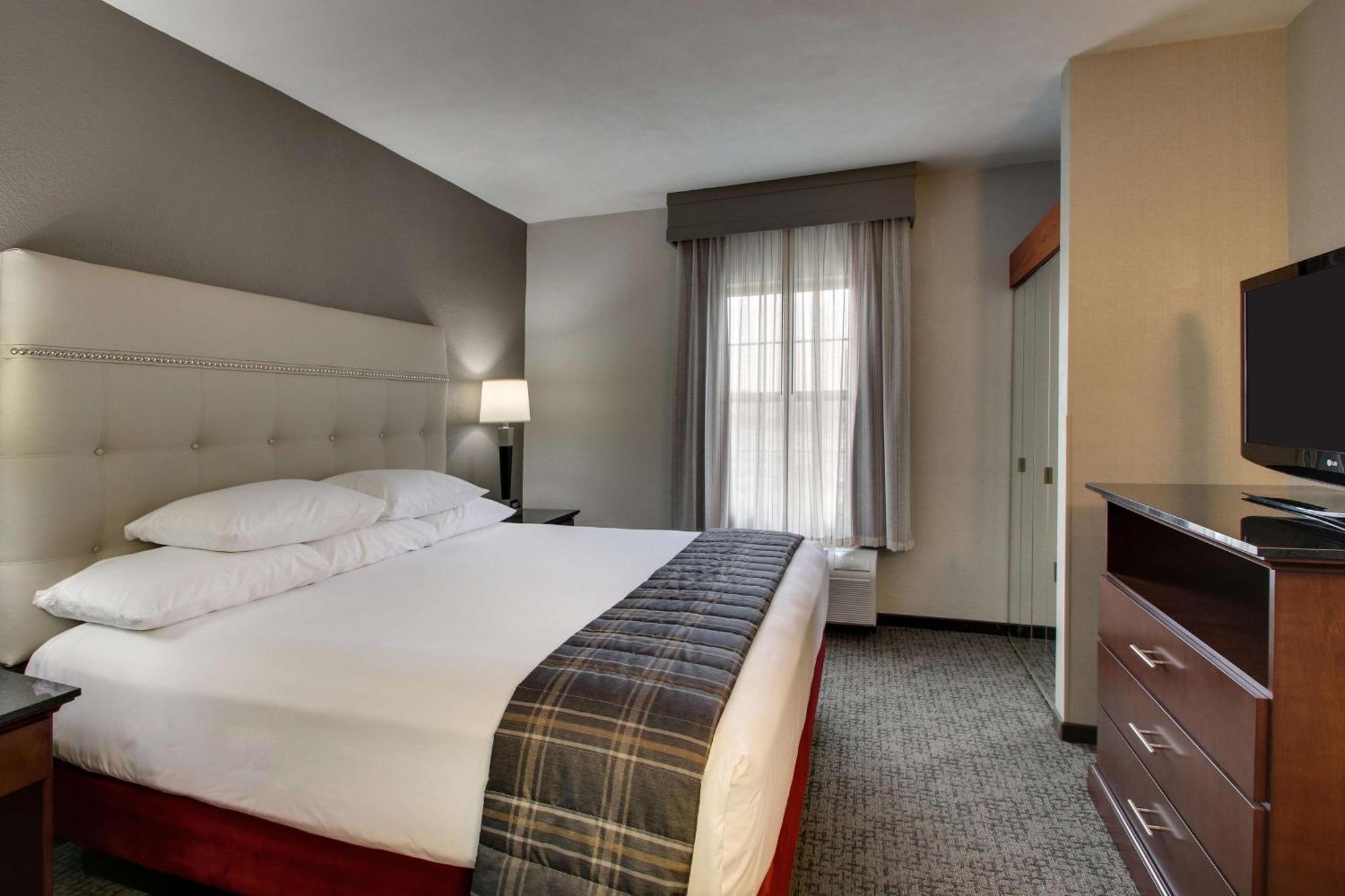 Hotel Drury & Northwest Medical Center San Antonio
