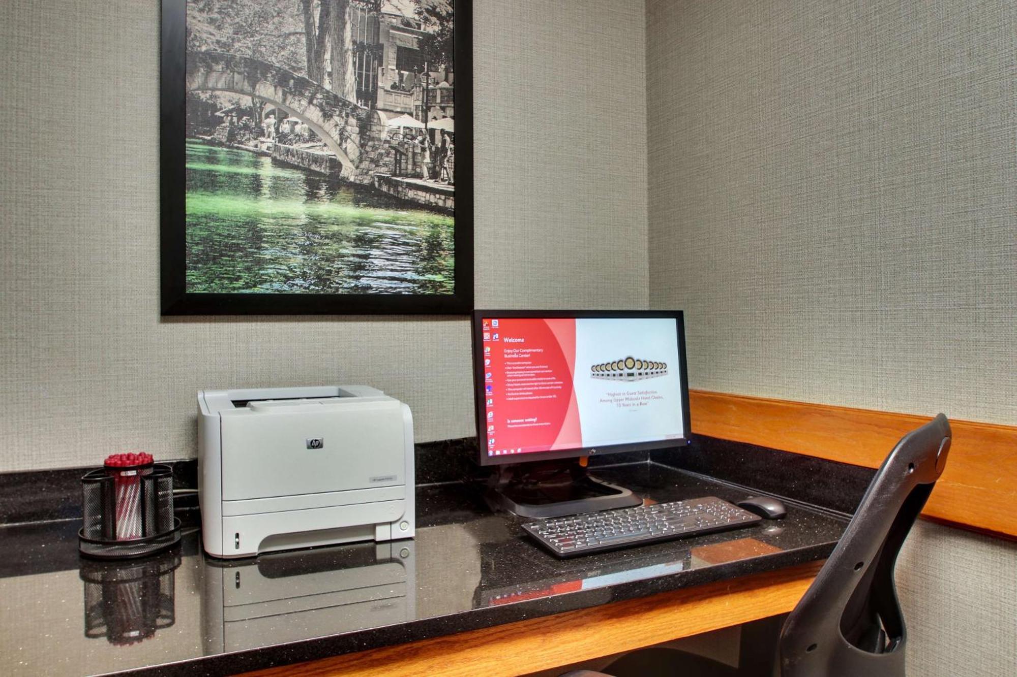 Hotel Drury & Northwest Medical Center 3*