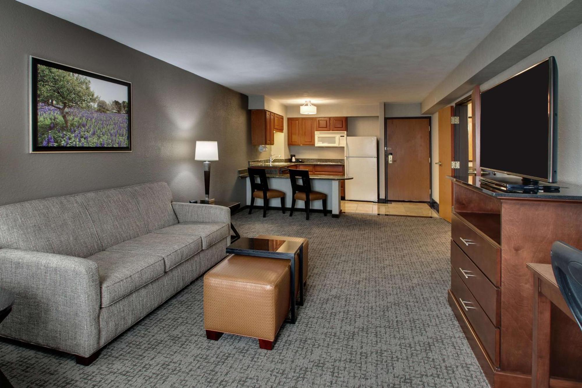 Hotel Drury & Northwest Medical Center San Antonio