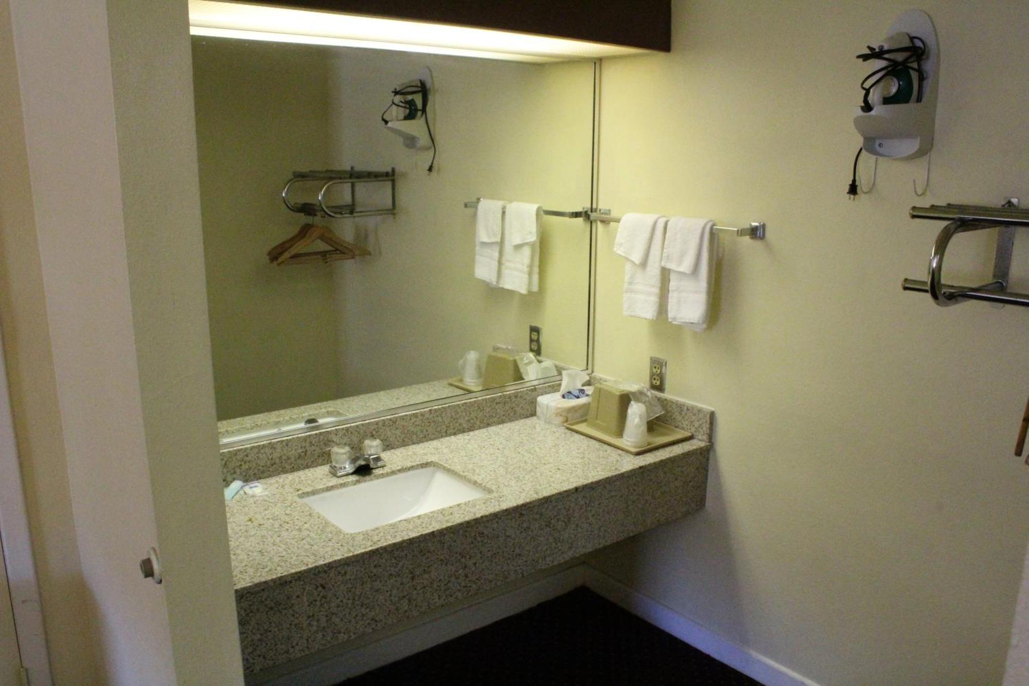 Hillview At Six Flags Fiesta Motel San Antonio