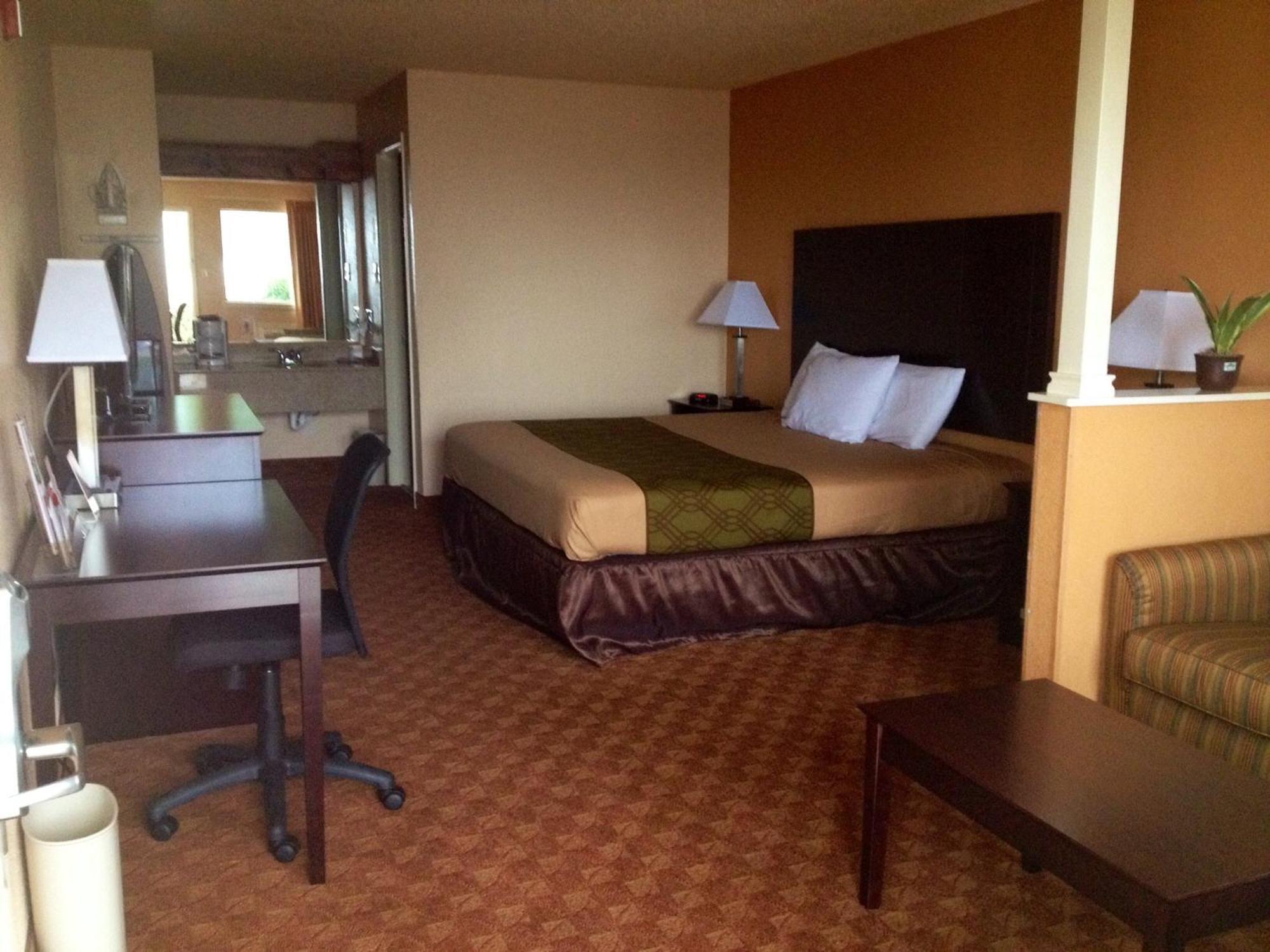 Econo & Downtown Northeast Near Sam Houston Hotel 2*