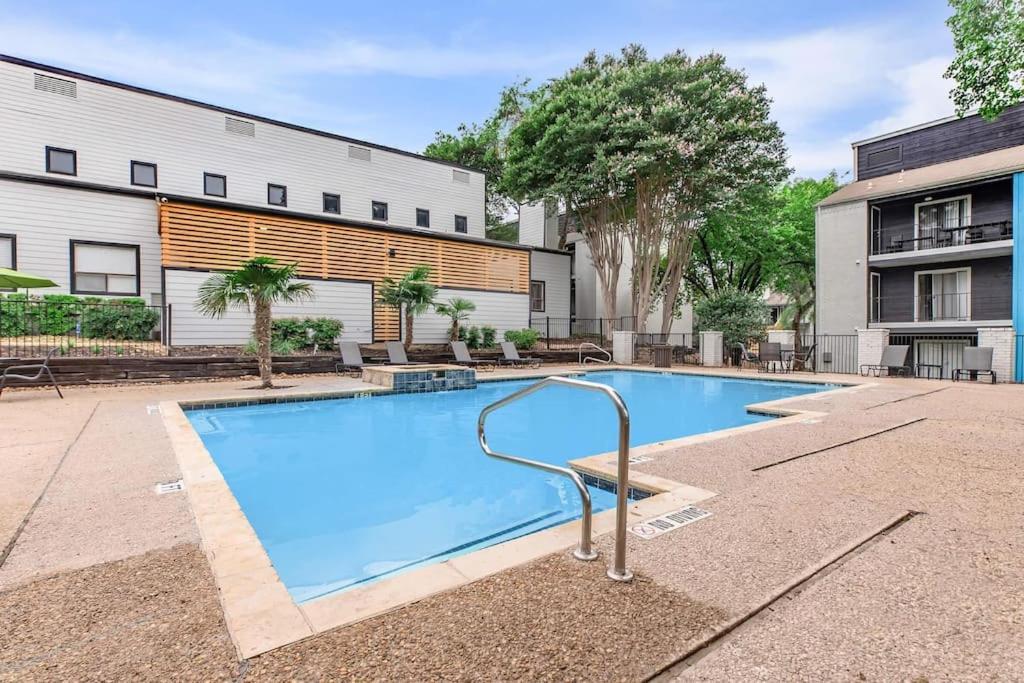 Blue Oasis 1br With Premium Amenities Apartment