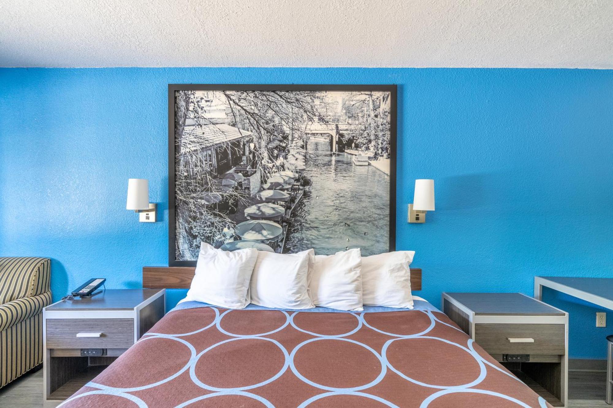 Hotel Super 8 By Wyndham San Antonio/riverwalk Area San Antonio