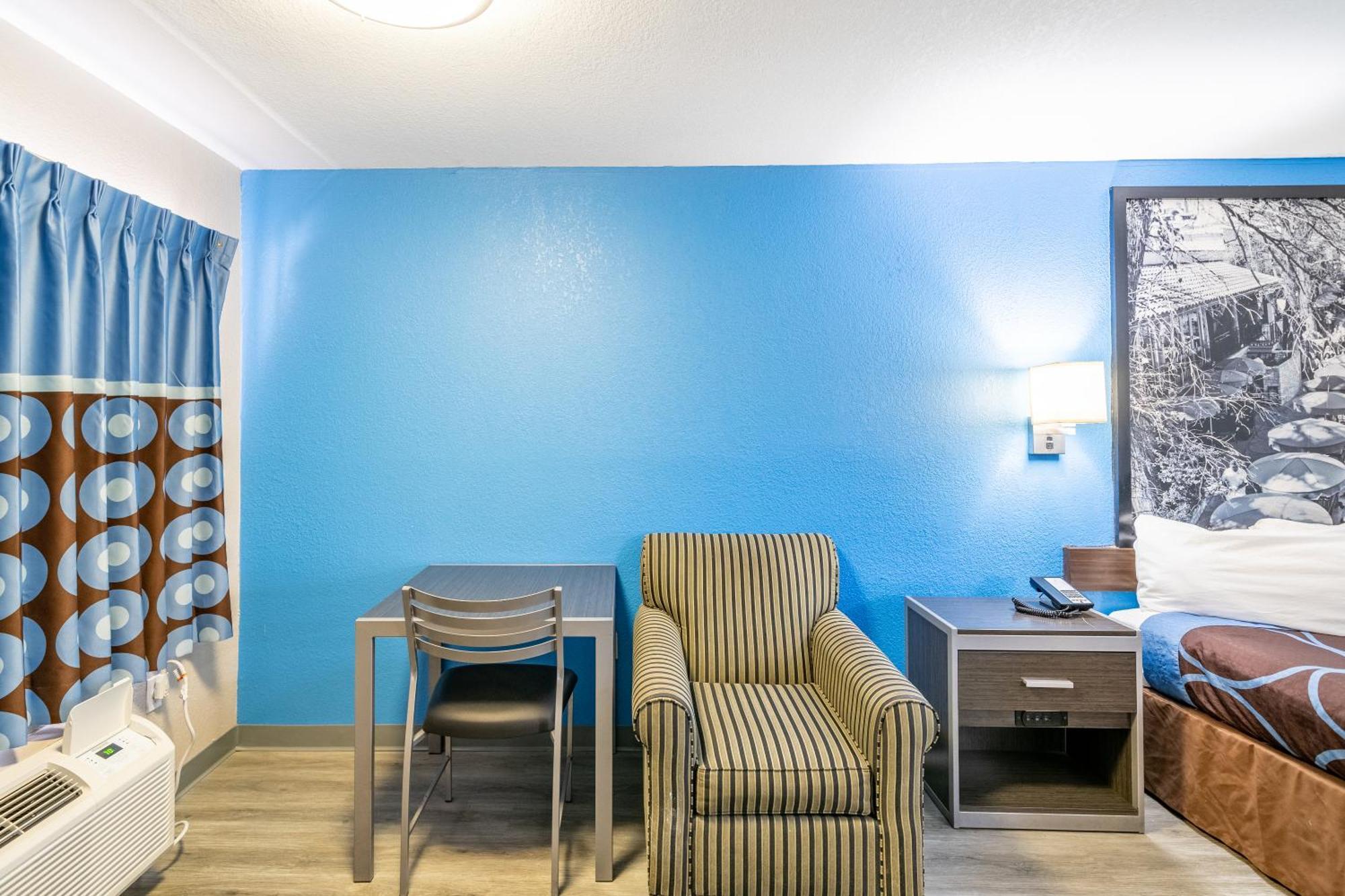 Super 8 By Wyndham San Antonio/riverwalk Area San Antonio