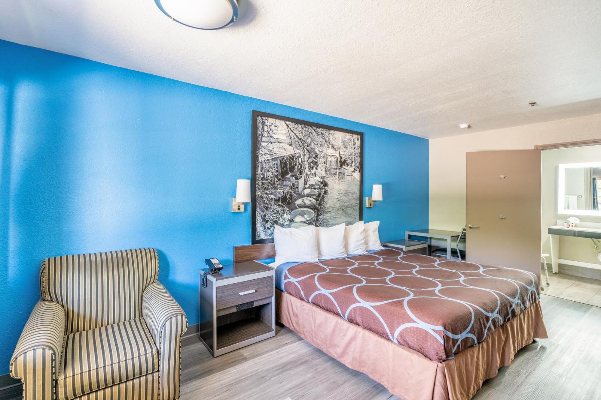Hotel Super 8 By Wyndham San Antonio/riverwalk Area
