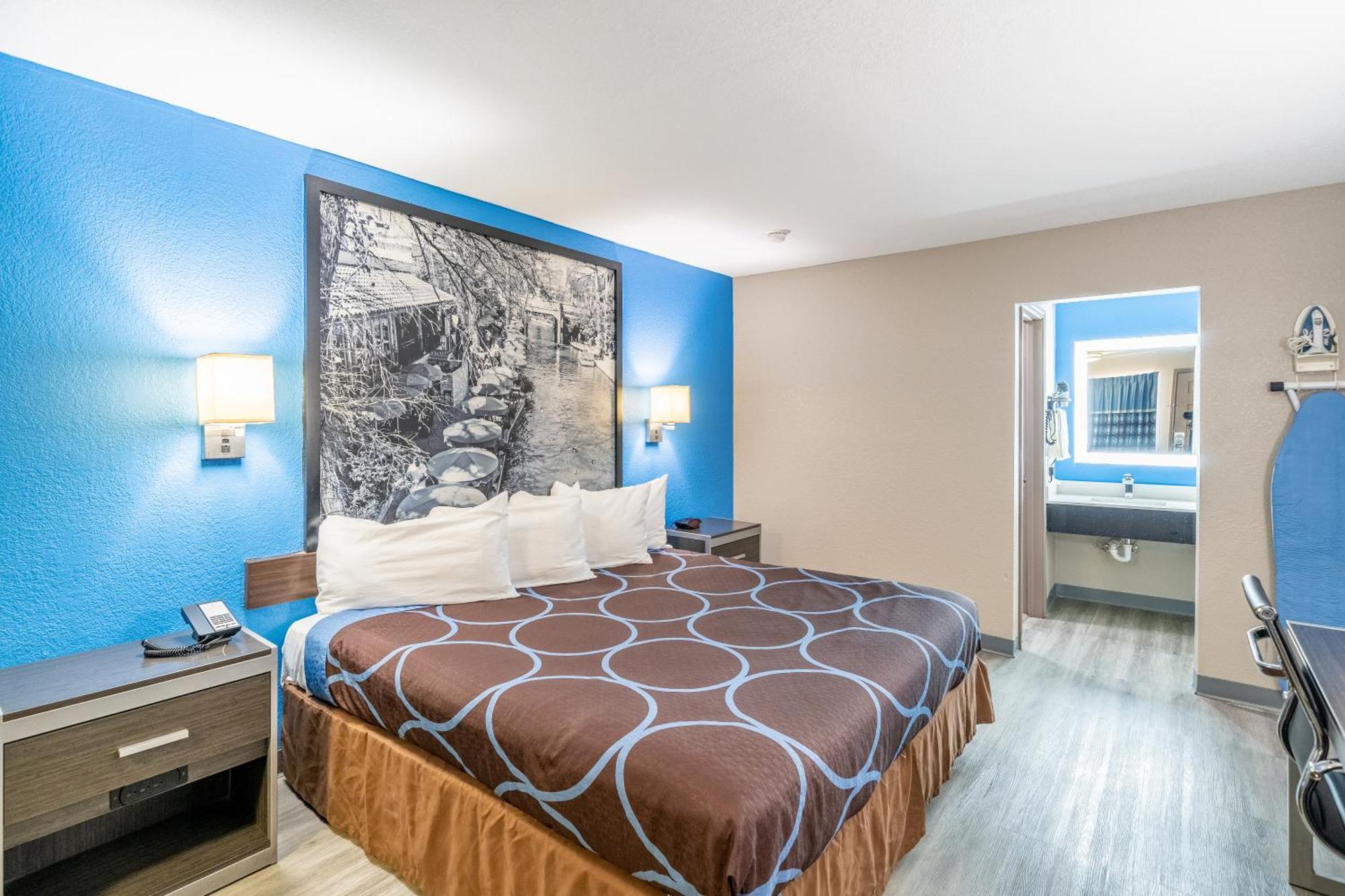 Hotel Super 8 By Wyndham San Antonio/riverwalk Area San Antonio