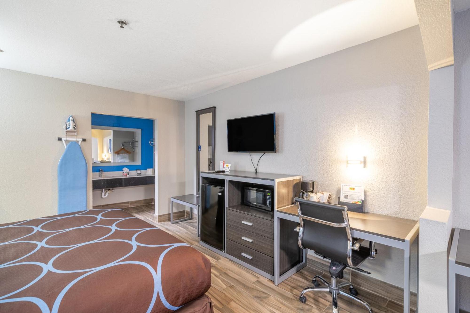 Hotel Super 8 By Wyndham San Antonio/riverwalk Area San Antonio