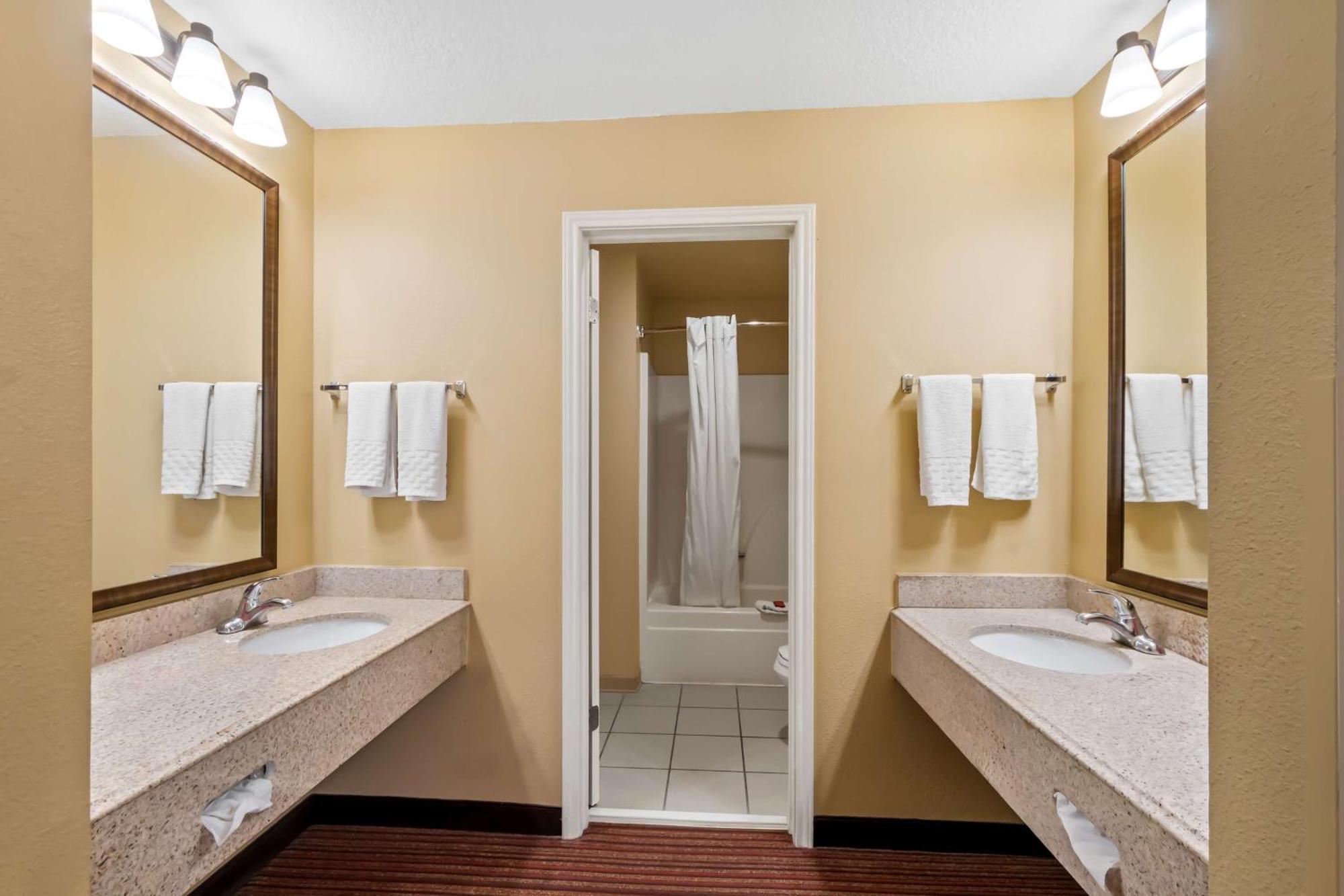 Surestay Plus By Best Western Fiesta San Antonio