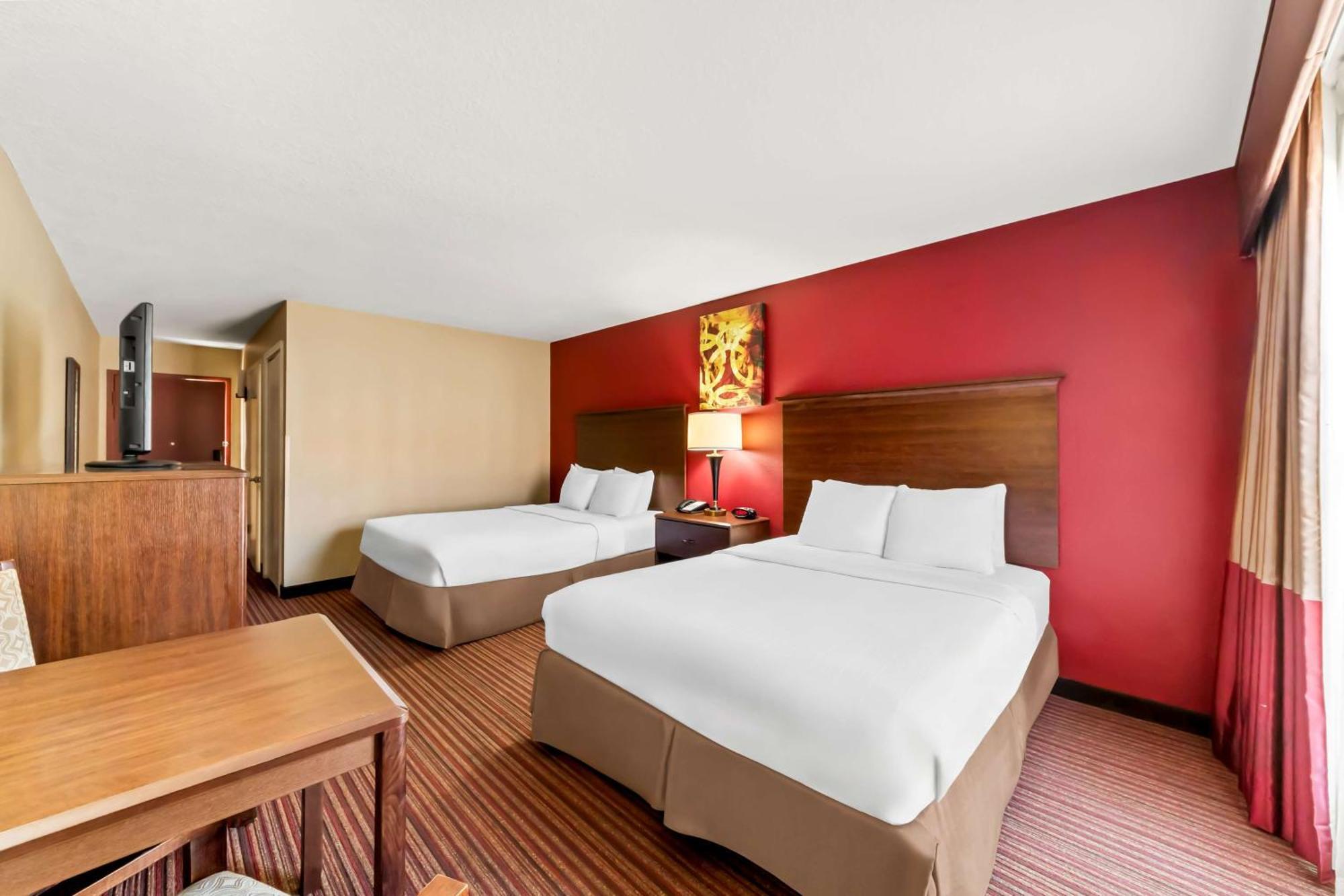 Hotel Surestay Plus By Best Western Fiesta San Antonio