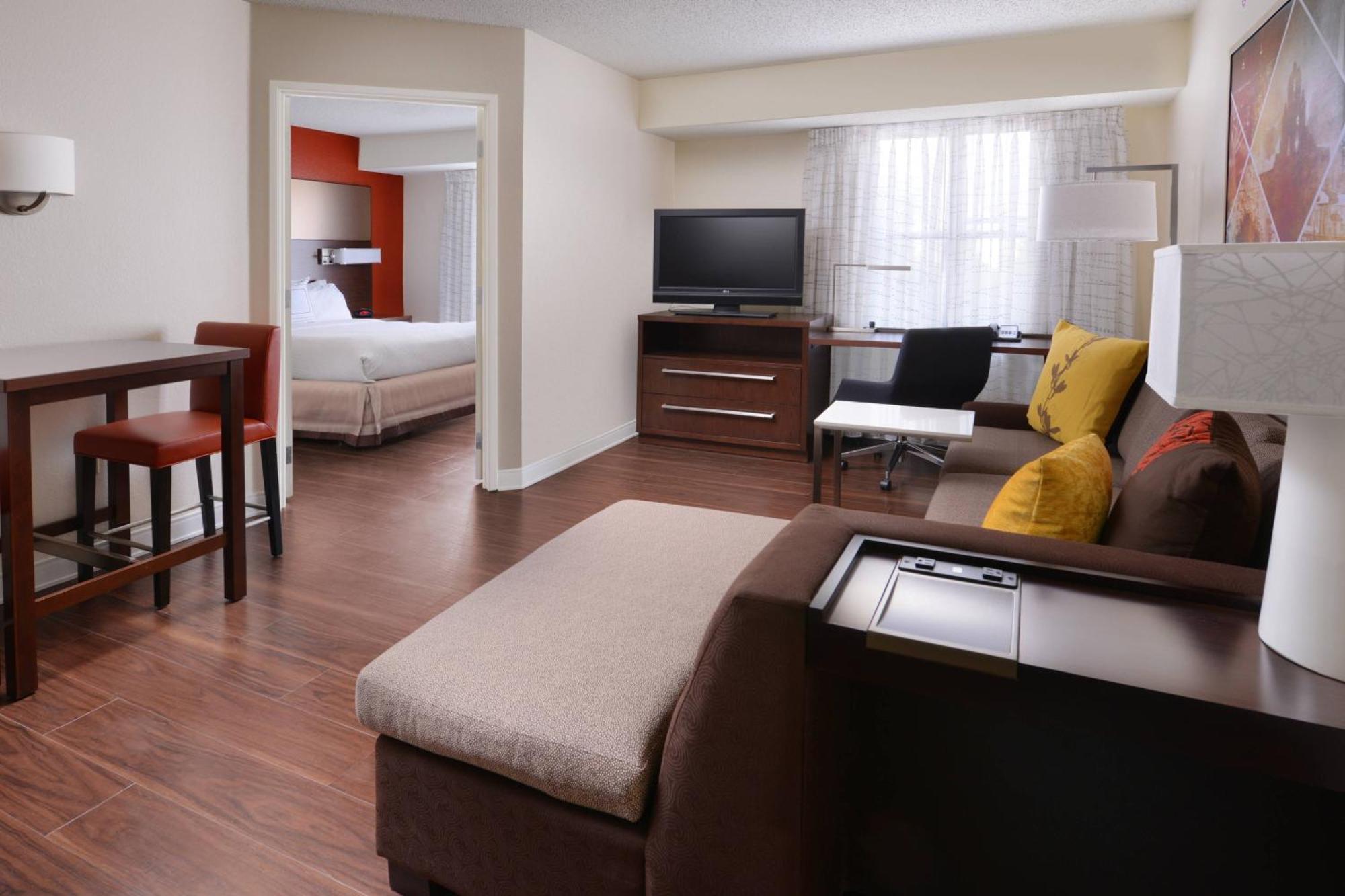 By Marriott Airport/alamo Heights 3* San Antonio